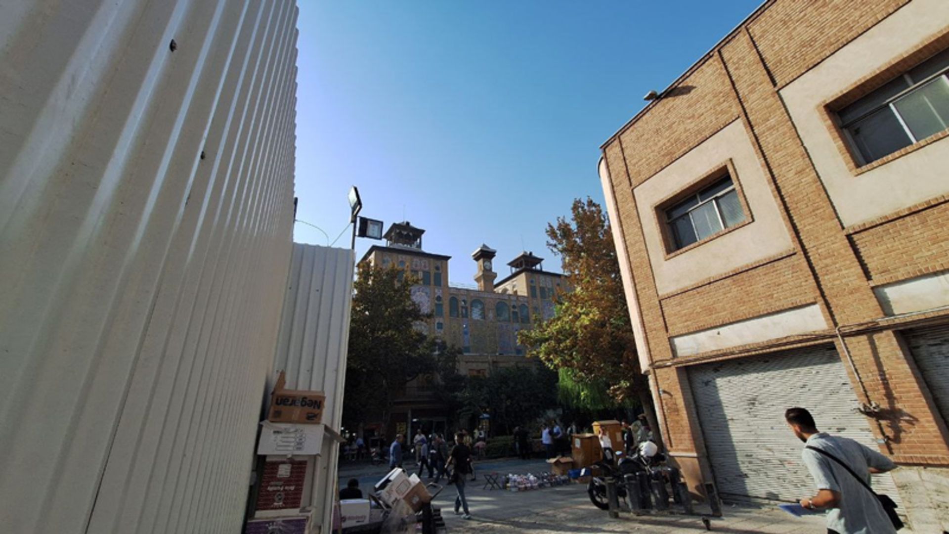 تیغ سوداگری بر گلوی کاخ گلستان؛ فاجعه در قلب تاریخی تهران 6 ساخت و ساز در حریم کاخ گلستان