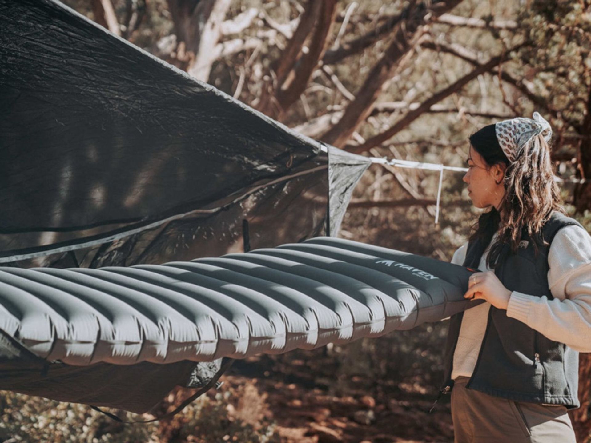 خداحافظی با کمردرد در طبیعت؛ چادر معلق برای کولهگردها 8 تنظیم چادر معلق اسپکتر