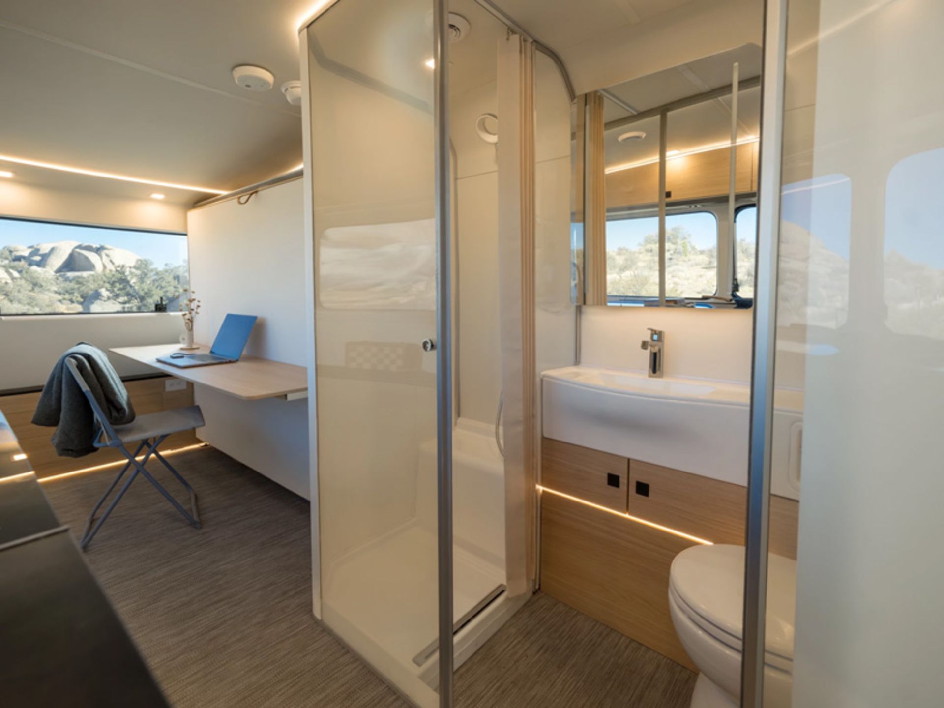 سرویس بهداشتی کاروان پبل فلو