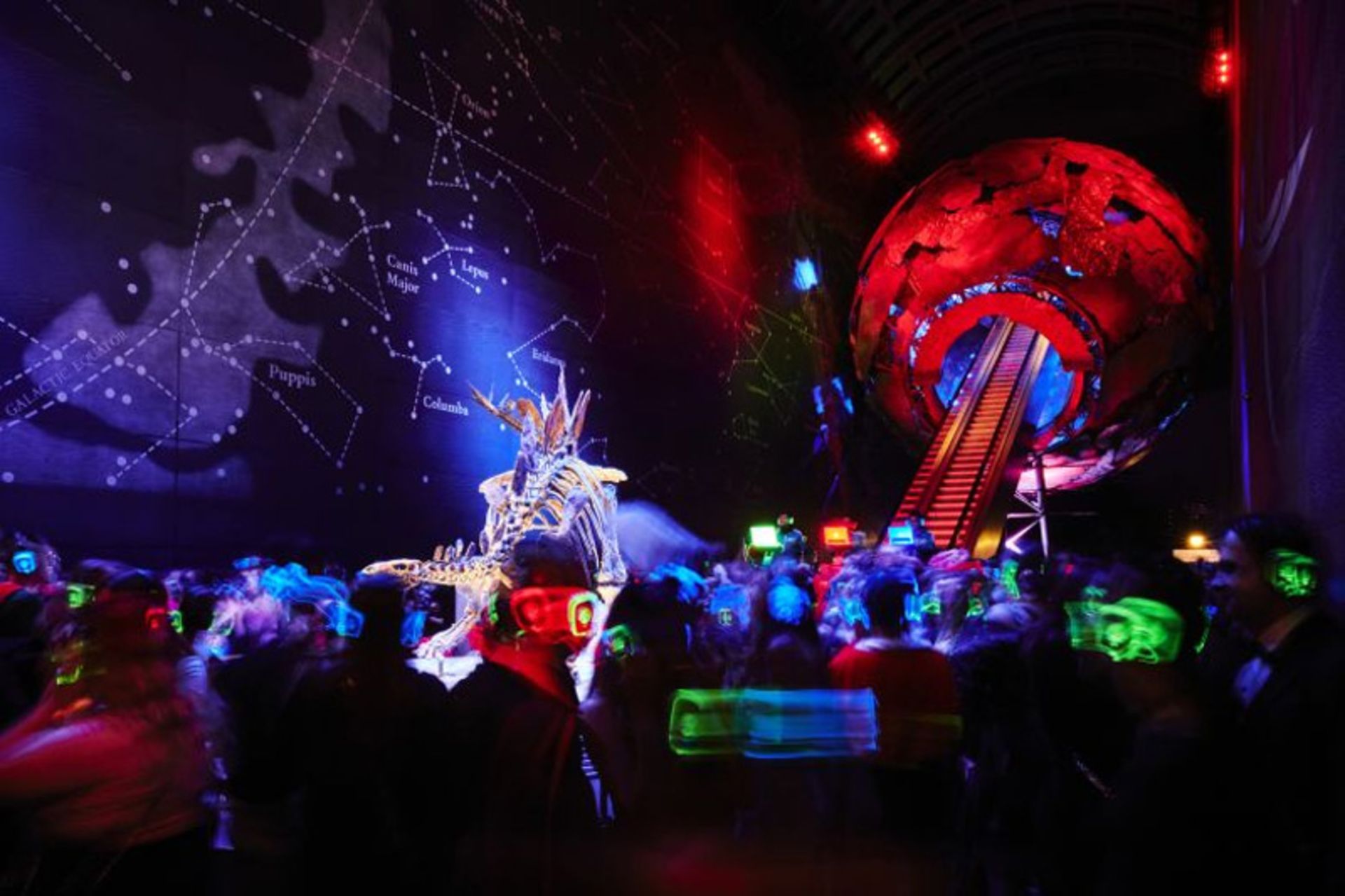 انقلاب شبانه در موزههای لندن؛ از یوگا با دایناسورها تا شام با شوالیه! 6 شب در موزه بریتانیا