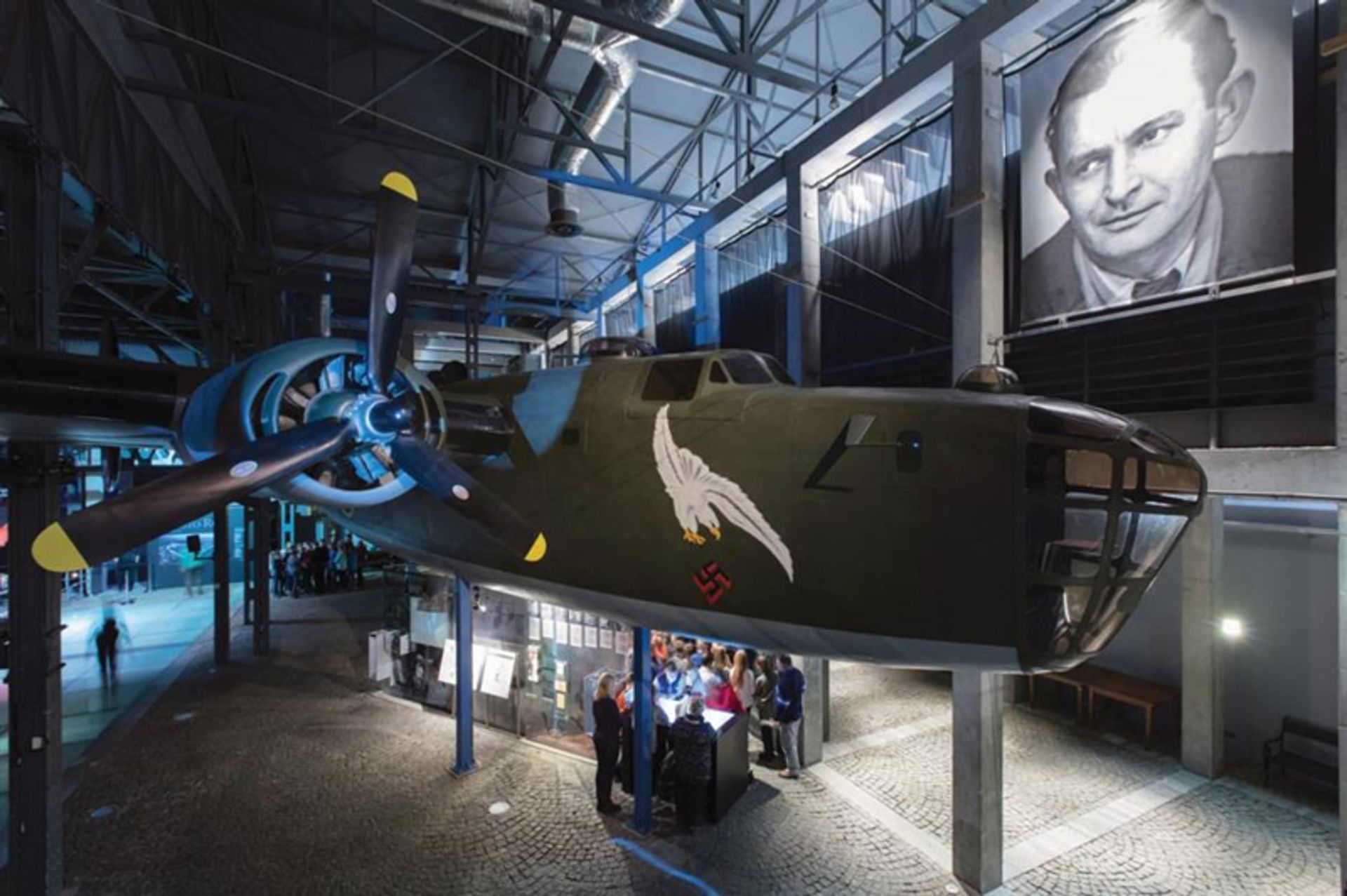 هواپیمای جنگی در موزه قیام ورشو