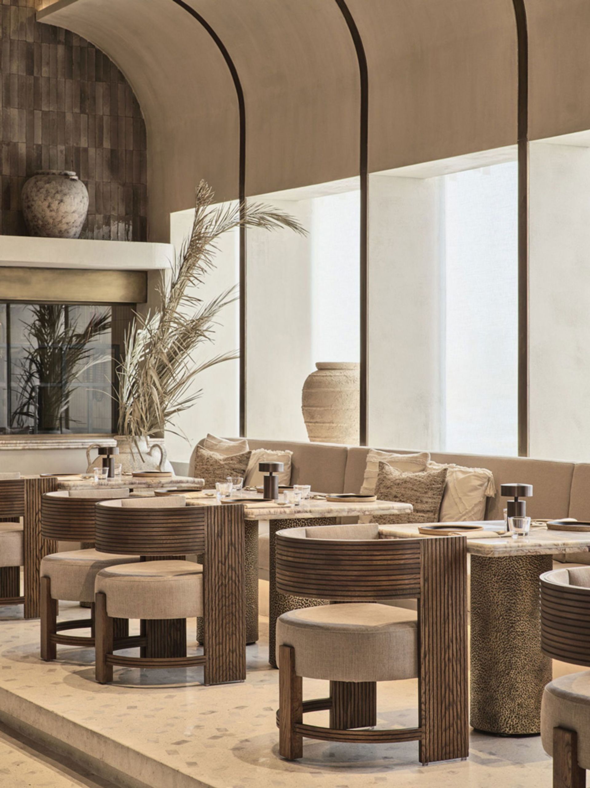 دکوراسیون داخلی رستوران میدار در کویت