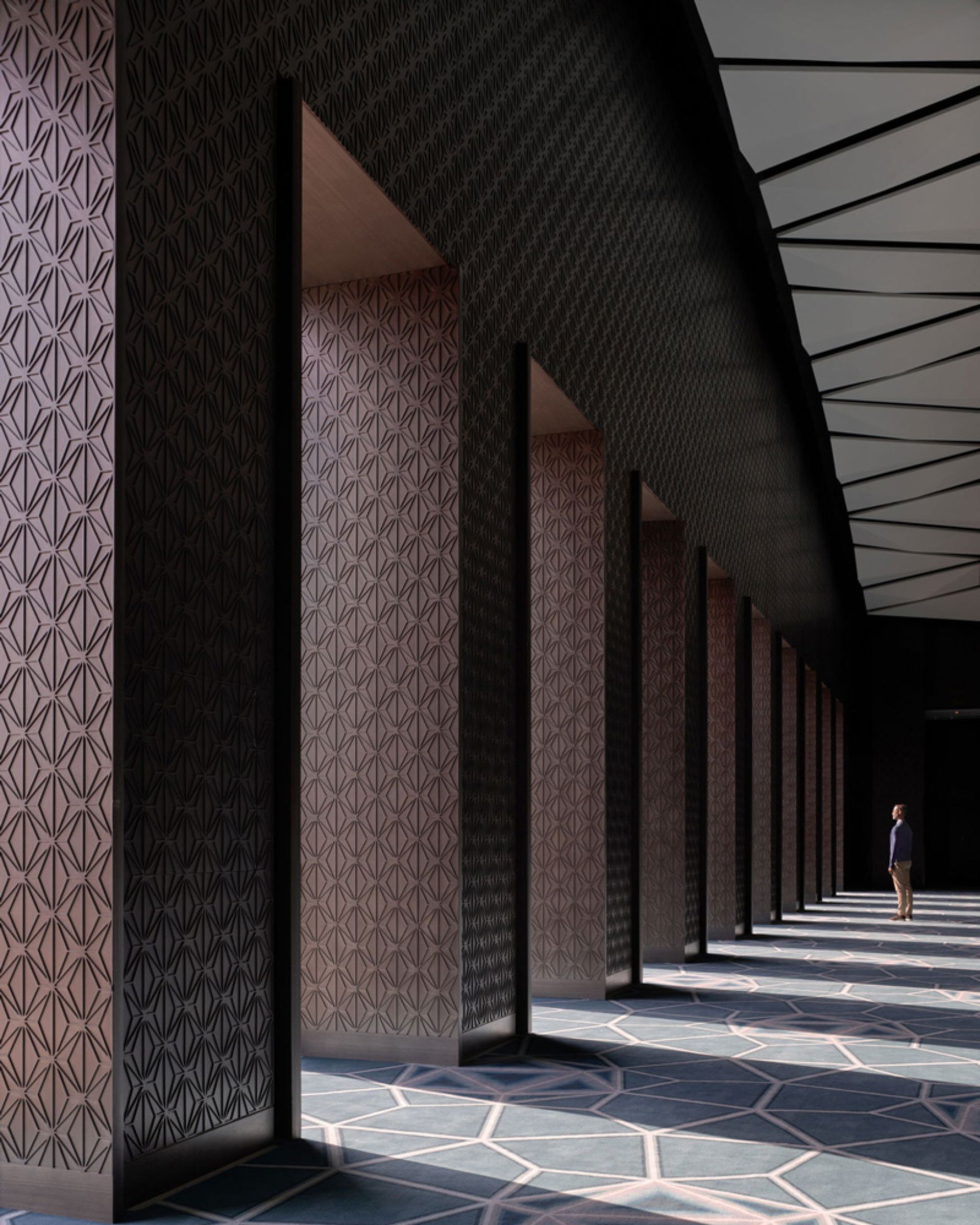 فورسیزن کویت؛ تلفیق هنر معاصر و میراث عربی در یک اقامتگاه بینظیر 6 راهروهای هتل فور سیزن کویت