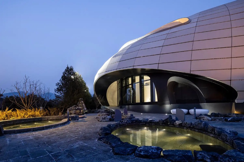 اقامت روی لبه طبیعت؛ صخره پرنده چین شگفتی تازه معماری 2