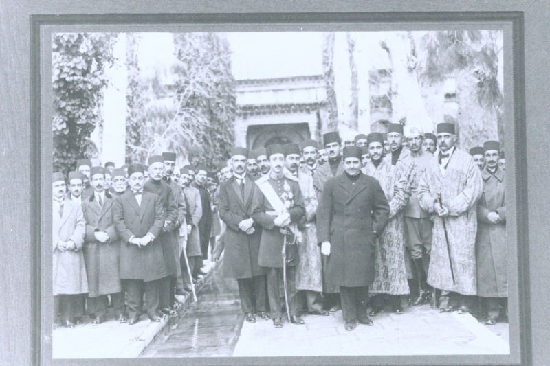 تصویری تاریخی از آخرین شاه قاجار؛ احمدشاه و آخرین خندههایش! 2