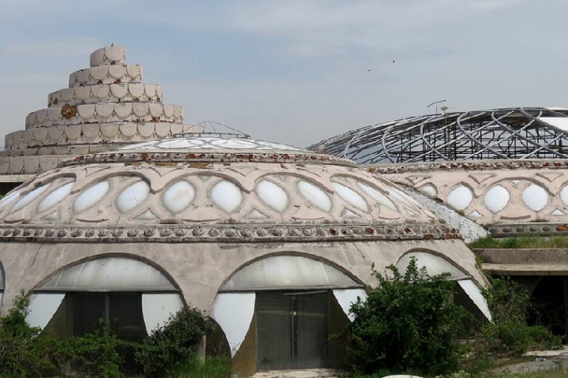 کاخ شمس پهلوی در حال فرو ریختن؛ مروارید کرج در انتظار نجات 2