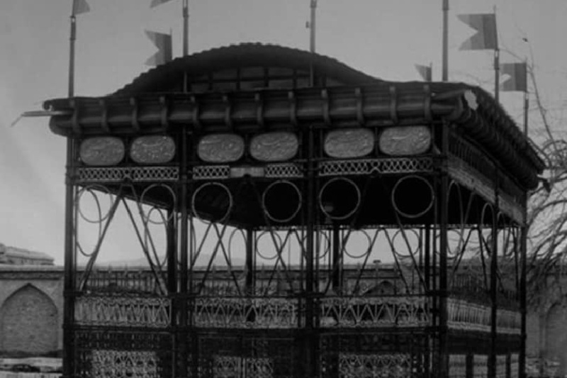 سفر در زمان با حافظیه؛ قابی تاریخی از مقبره قدیمی حافظ 2