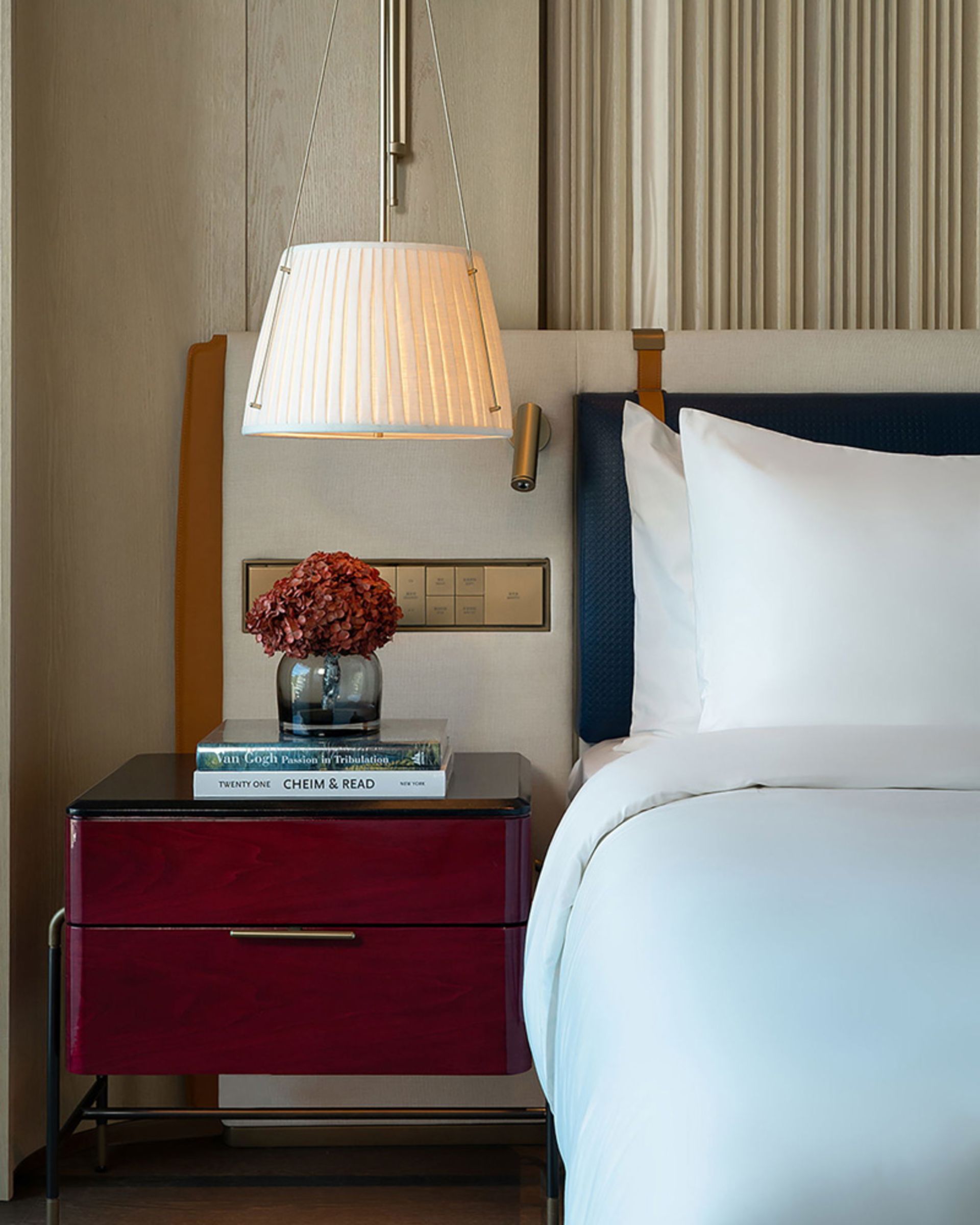 تخت اتاق هتل ام‌جی‌ام در شهر شنژن