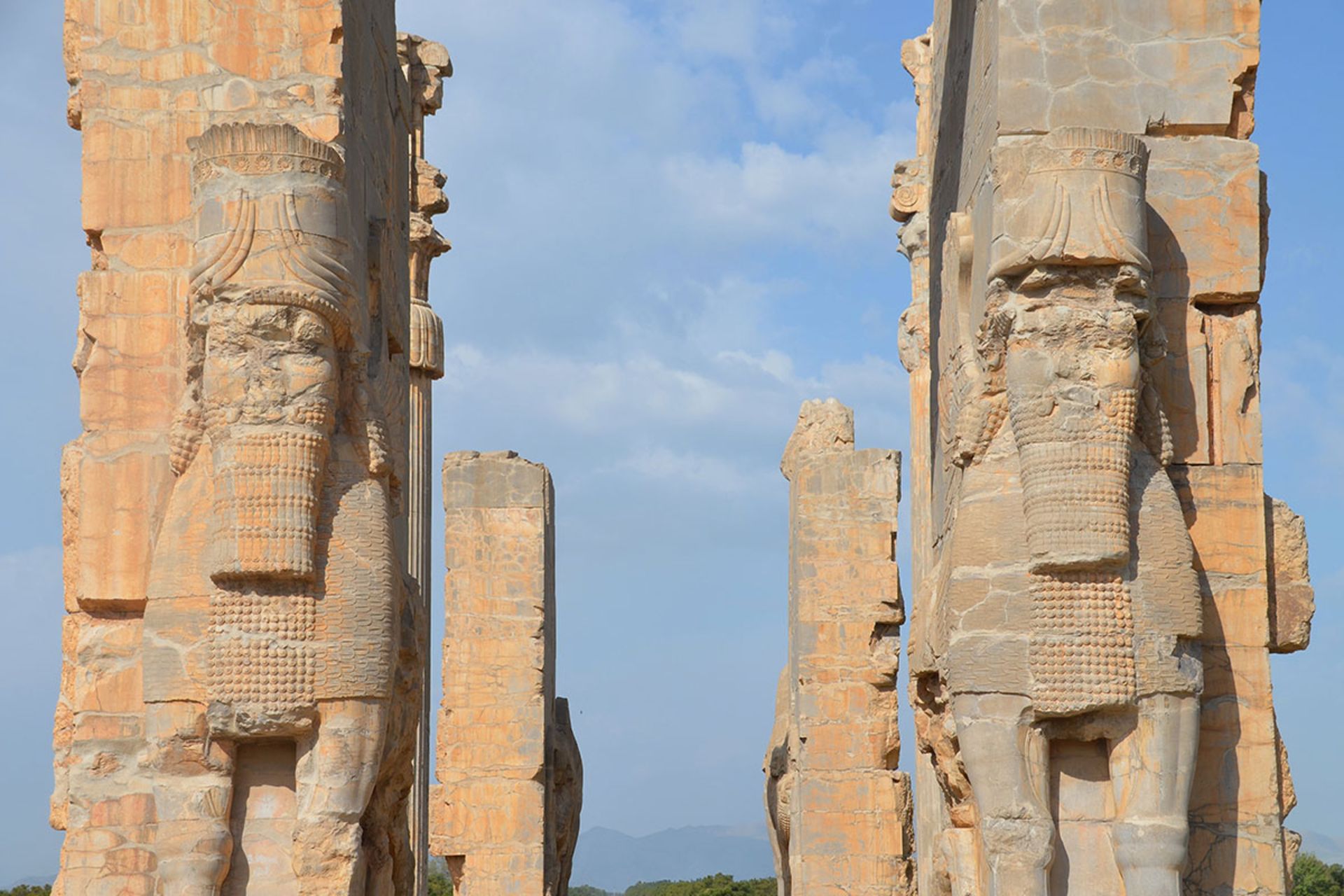 مجسمه های دروازه ملل شیراز