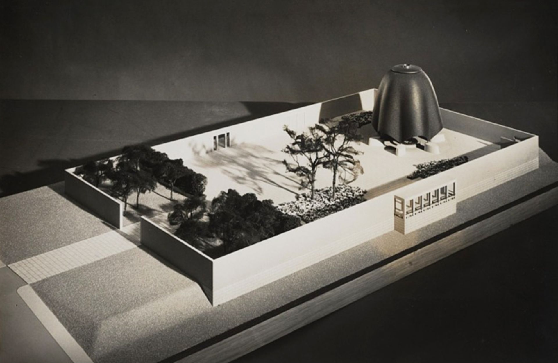 ماکتی از طرح کلیسای بدون سقف