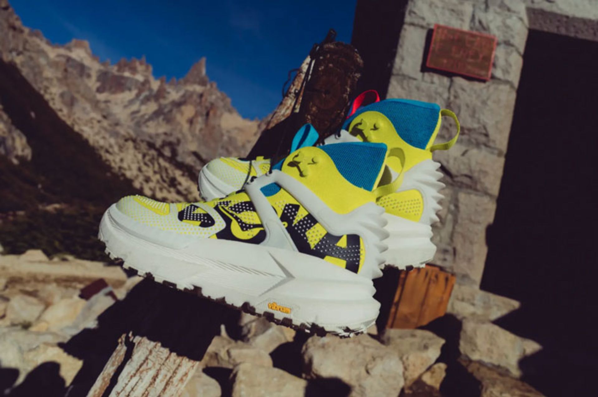 کفشی که گمشدهها را پیدا میکند؛ نجات کوهنوردان با بوت هیبریدی 6 کفش هوکا مافات ایکس هایک در کوه