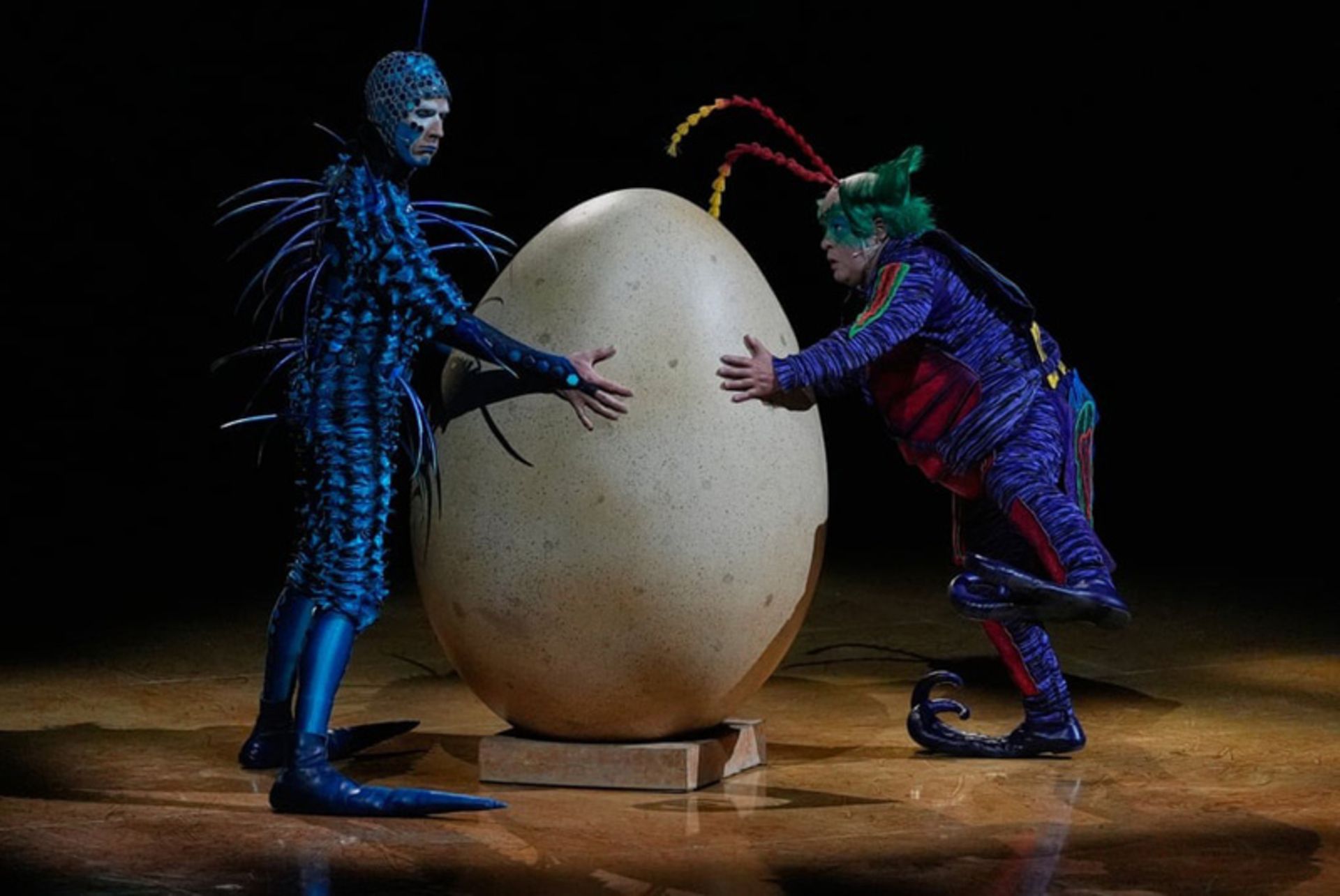 عکسهای مهمترین رویدادهای هفته؛ از طوفانهای ویرانگر تا جشنهای جهانی 16 اجرای آکروباتها در نمایش جدید سیرک دو سولی در مکزیکوسیتی