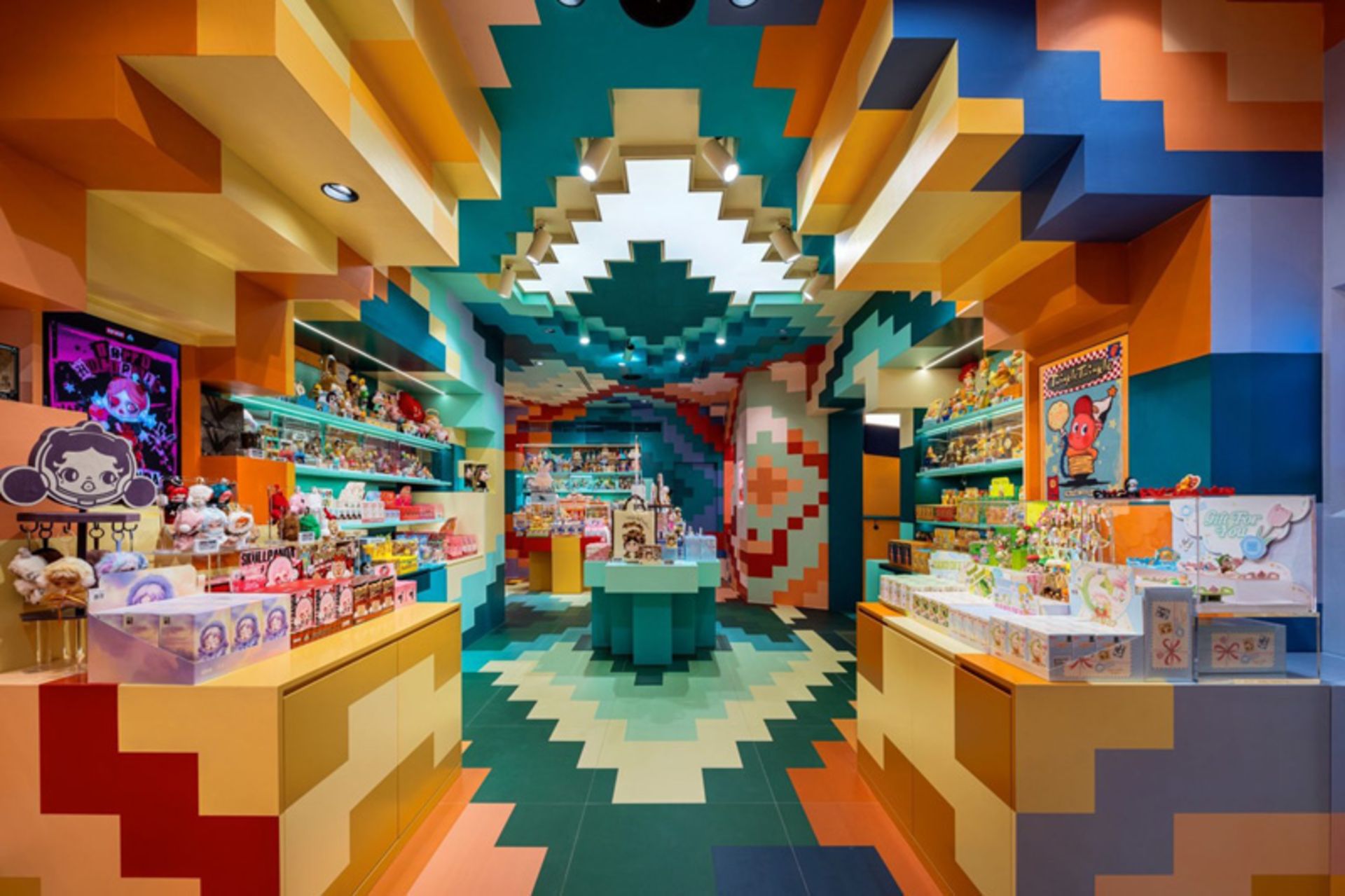 فضای داخلی رنگارنگ فروشگاه پاپ مارت