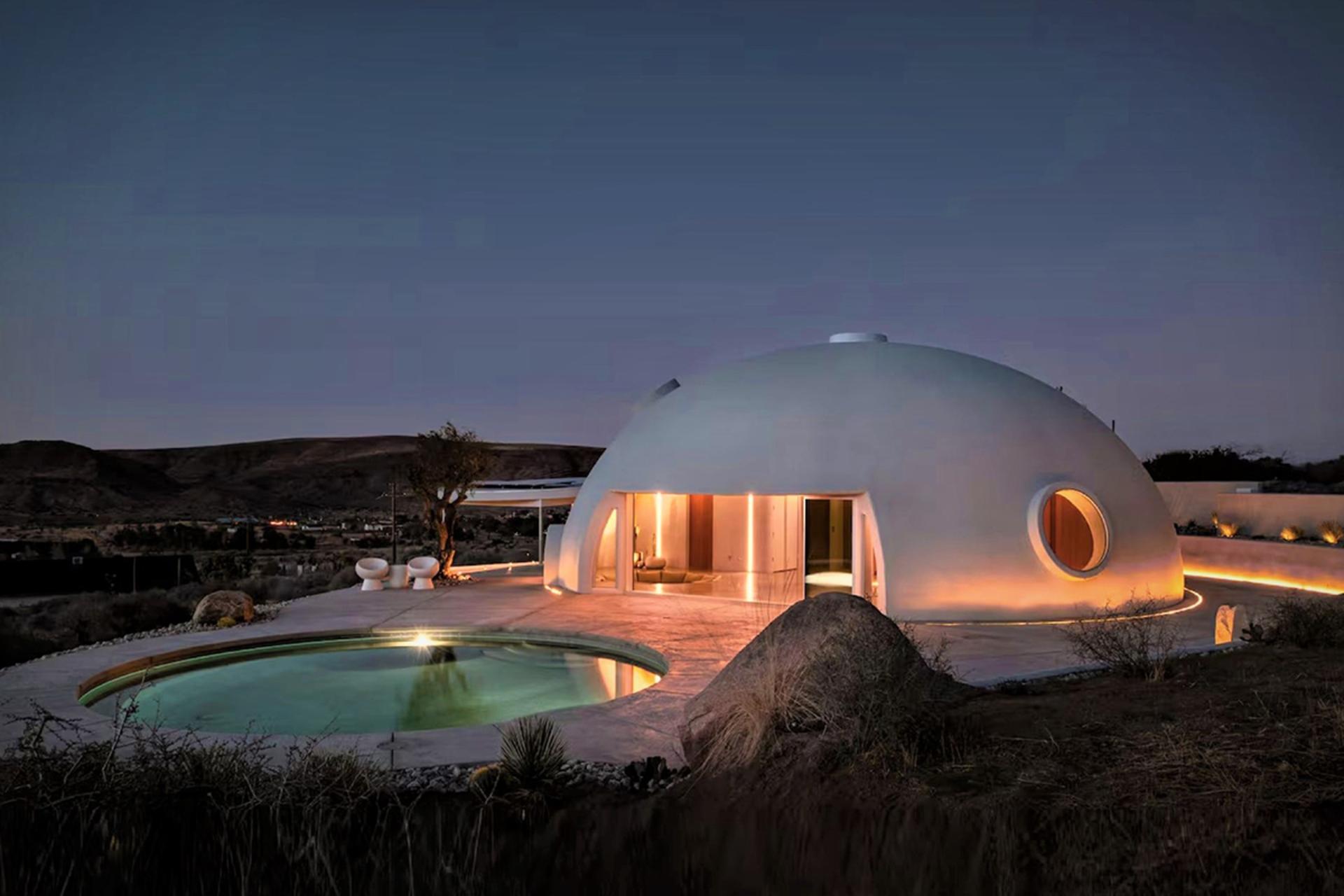 گنبد هاتا در شب