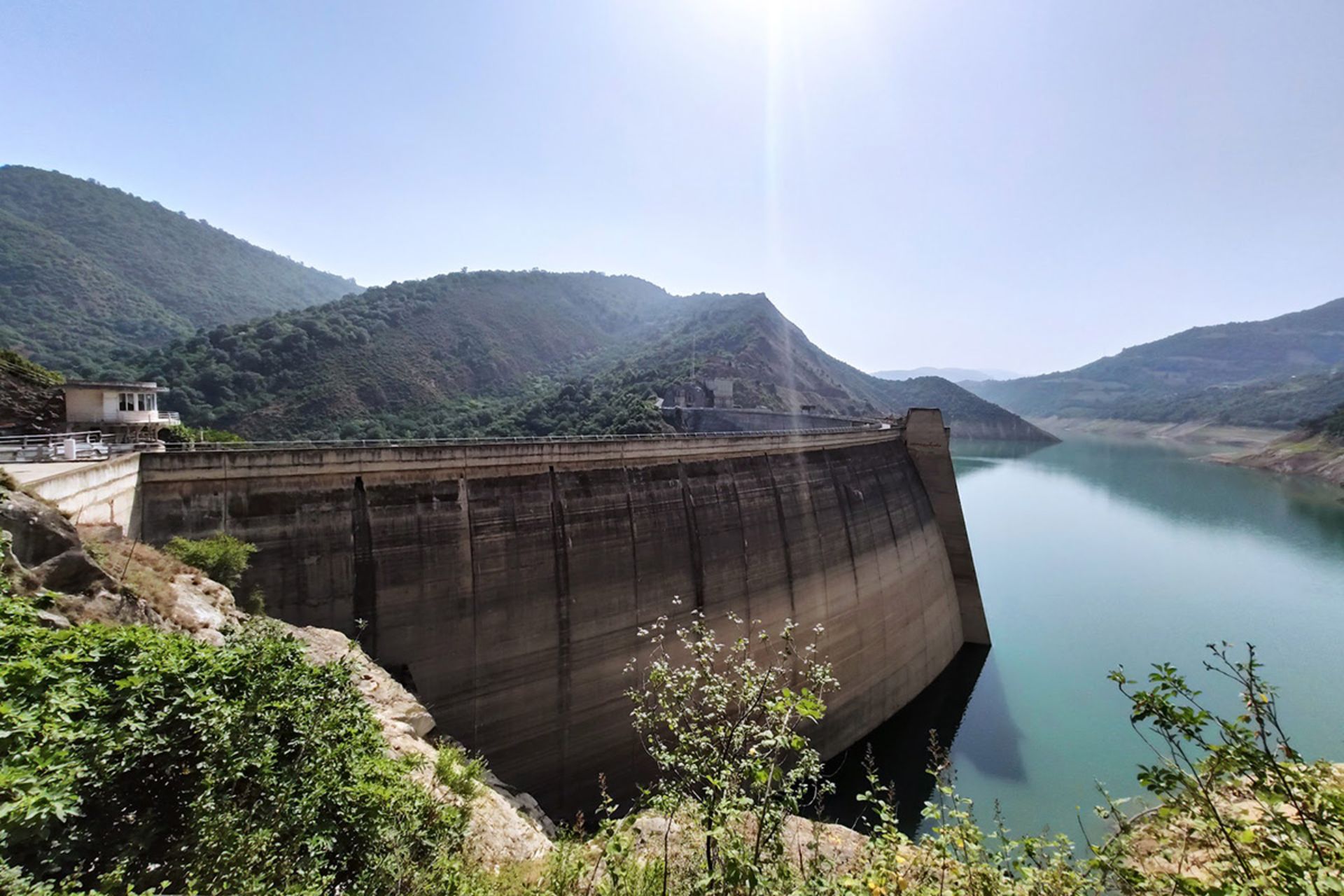 بحران کمآبی در اوج؛ ۱۶ سد کشور زیر ۱۰ درصد آب دارند 3 دریاچه پشت سد سلیمان تنگه
