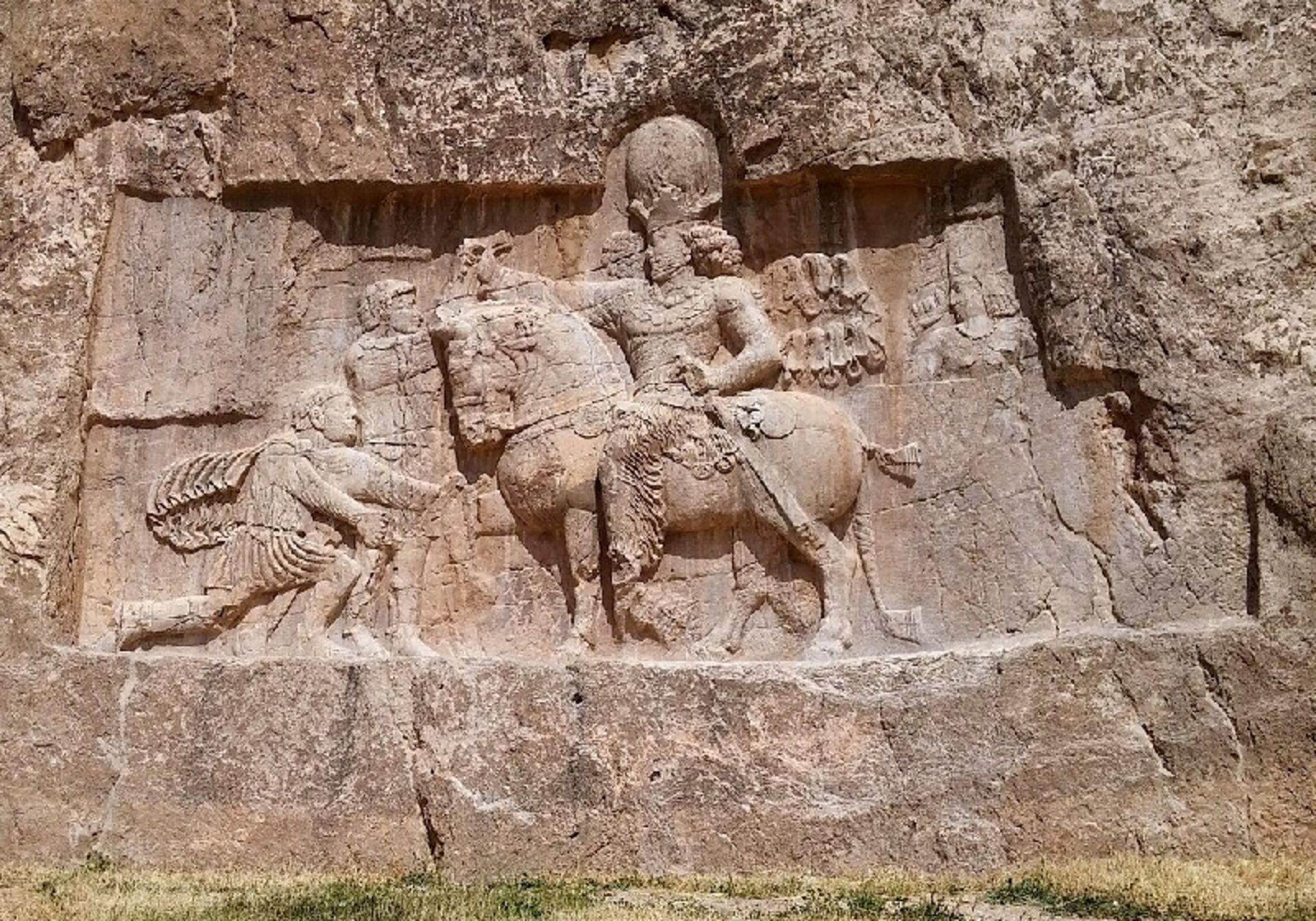 نقش برجسته شاپور