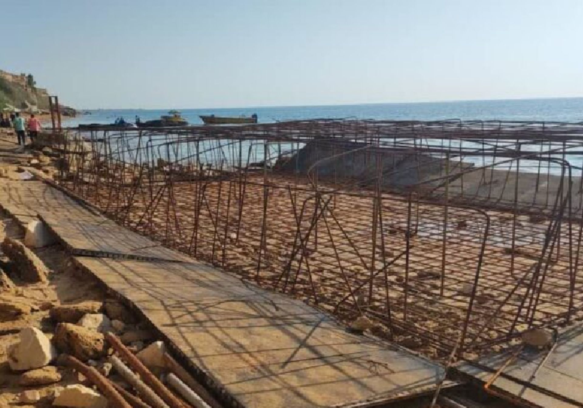 زیپ لاین در ساحل ریشهر