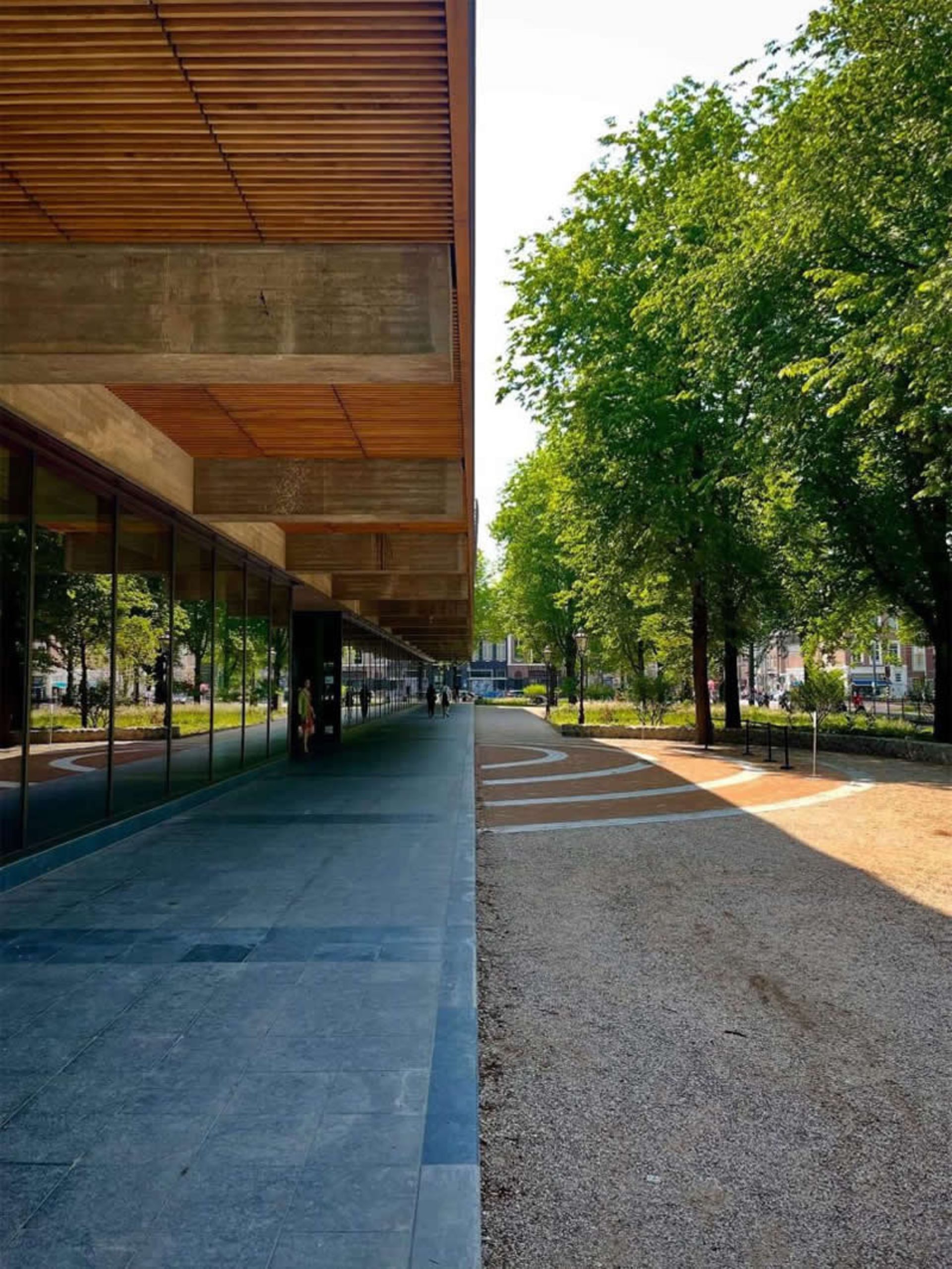 مسیر ‌پیاده‌روی با دو قسمت طبیعت و معماری شهری