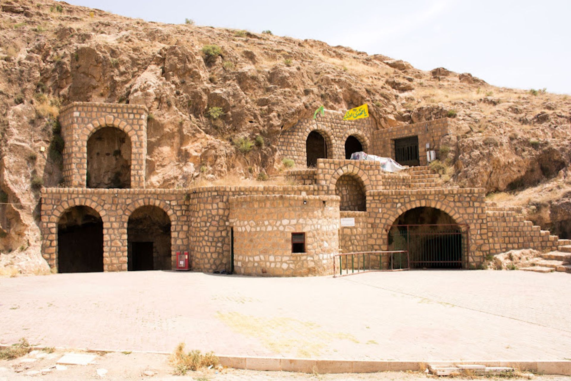 دهانه ورودی غار کتله خور