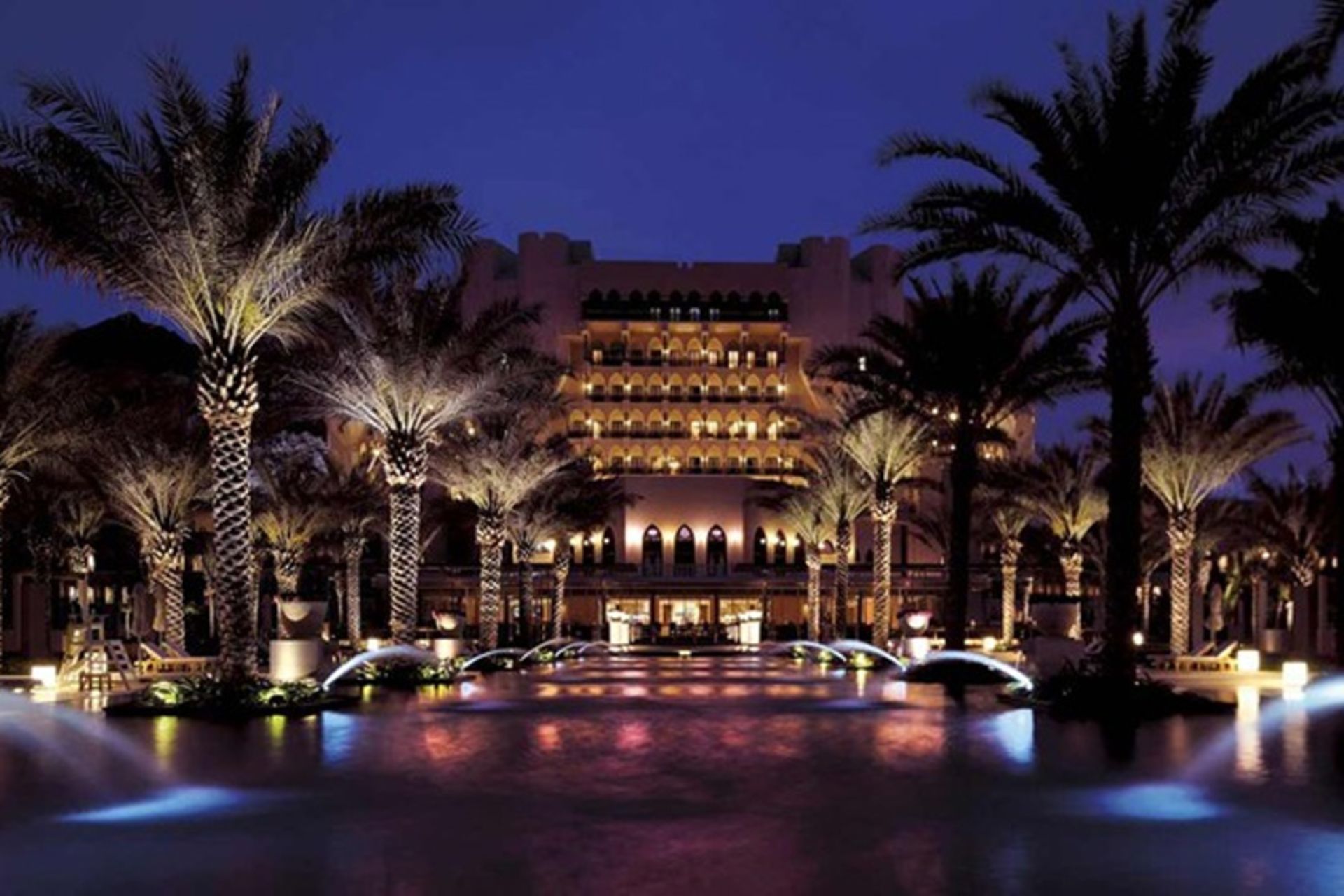 راهنمای کامل رزرو هتل مسقط برای سفر کاری یا تفریحی 3 سفر به مسقط