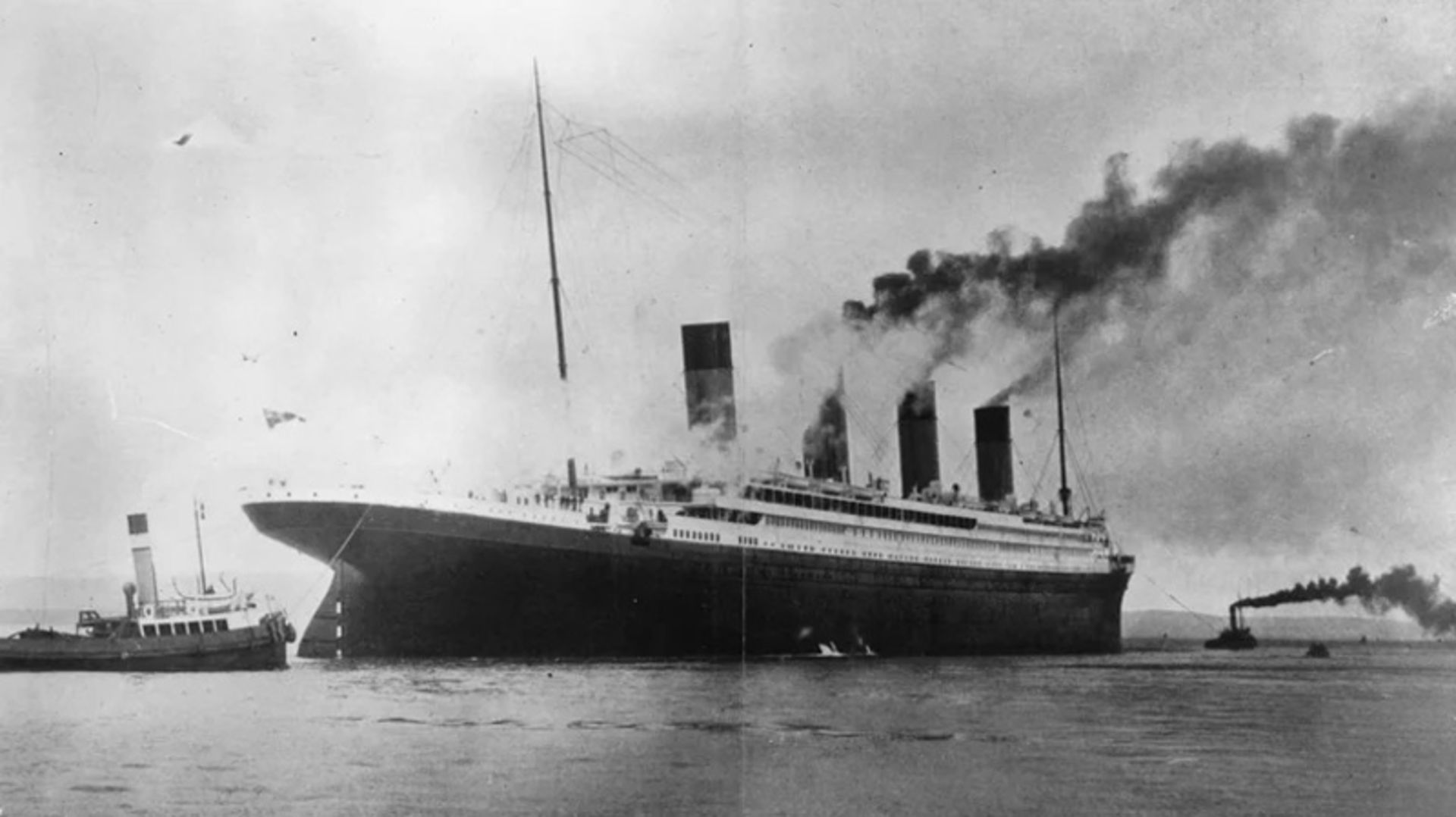 حرکت تایتانیک در آب‌های اقیانوس