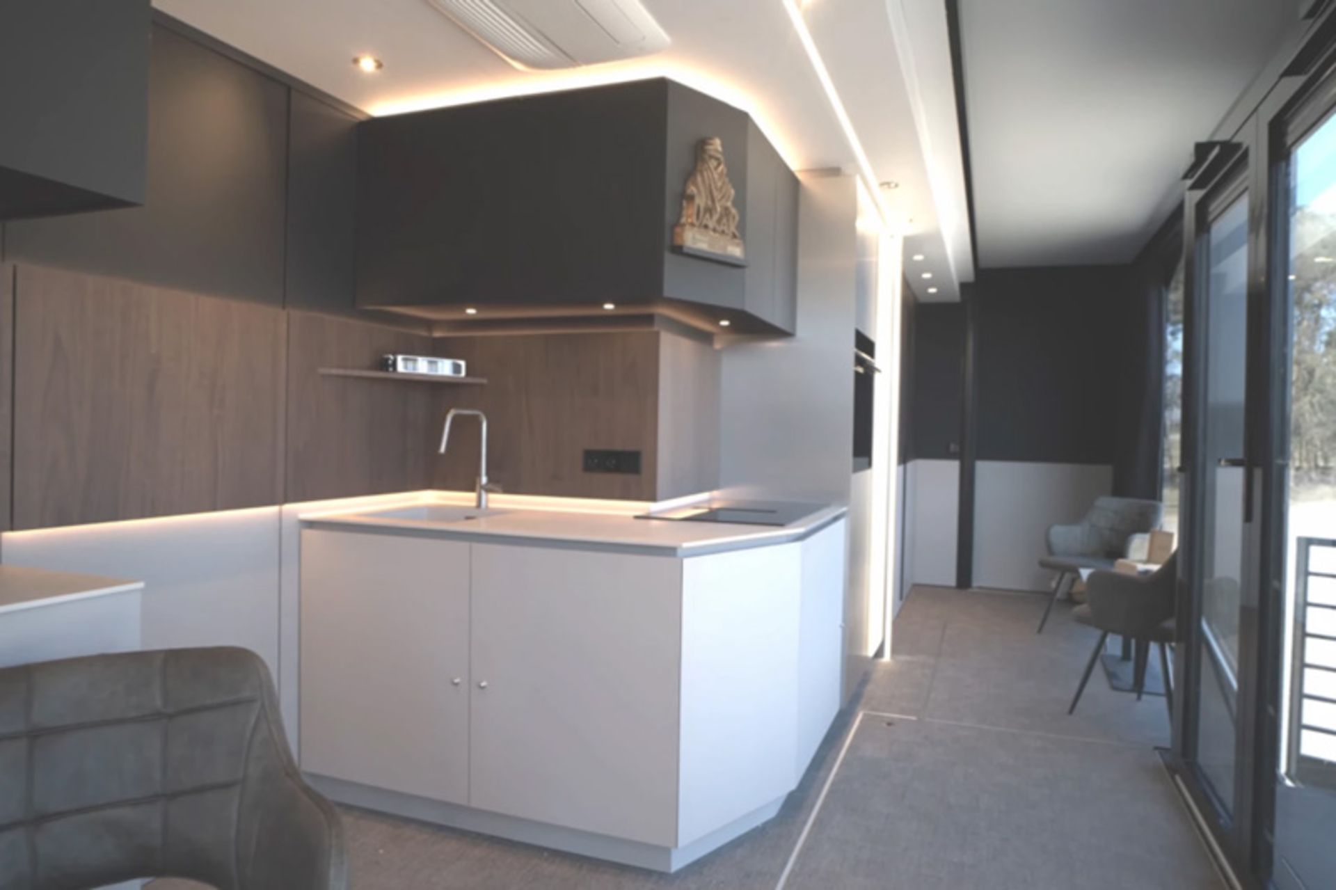 آشپزخانه کامیون هتلی شرکت آفرود شیور