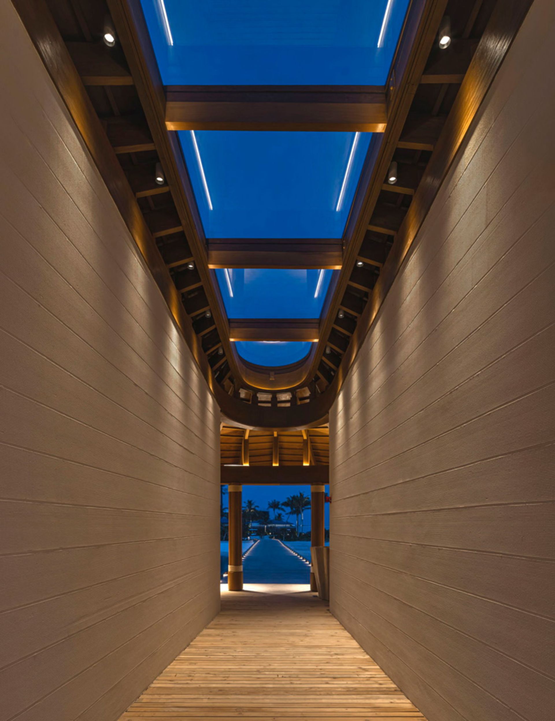 راهروی ورودی هتل سنتارا گرند در مالدیو