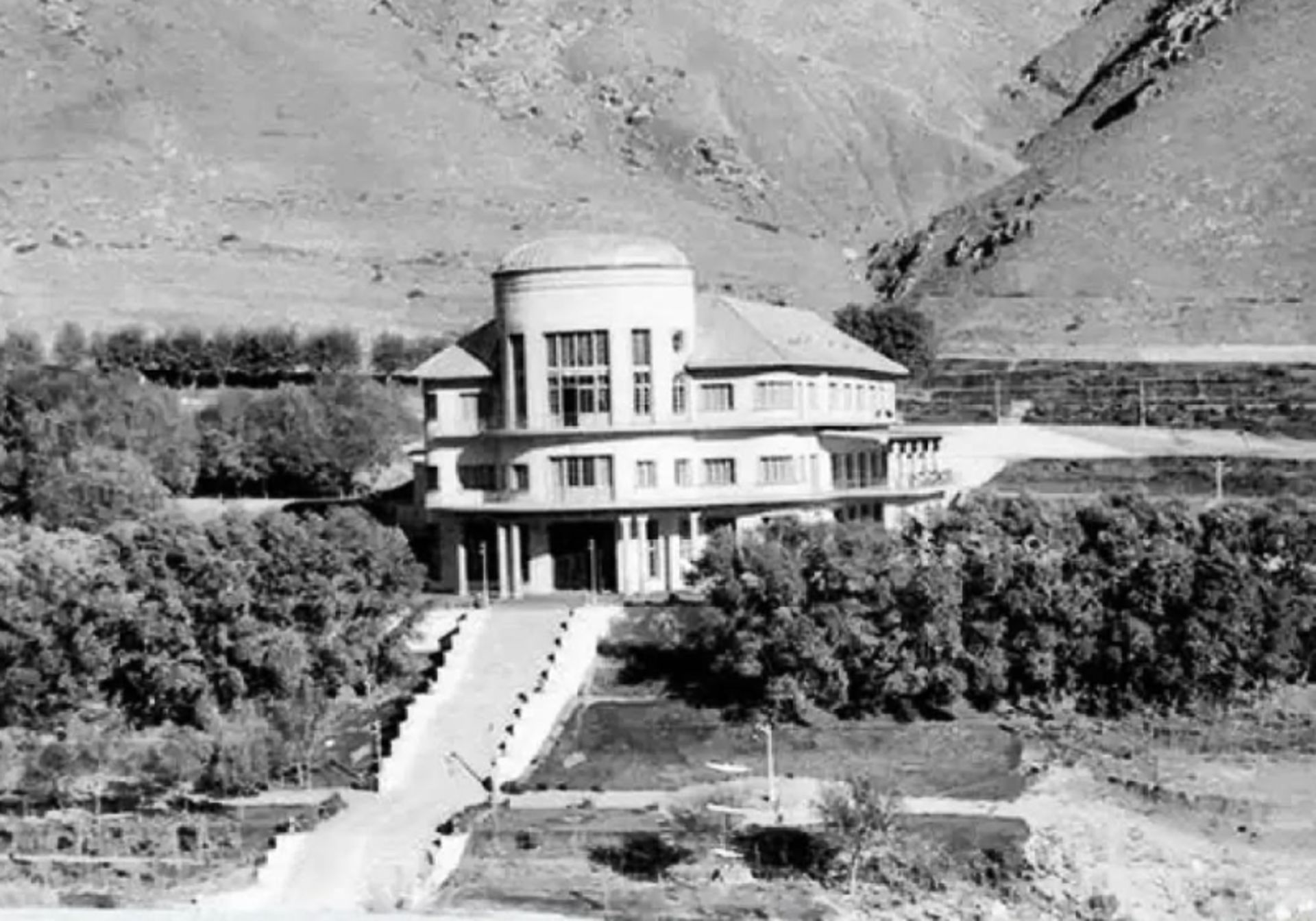 قاب تاریخی هتل کازینوی آبعلی؛ از شکوه مدرن تا سکوت متروک 4 هتل کازینو آبعلی