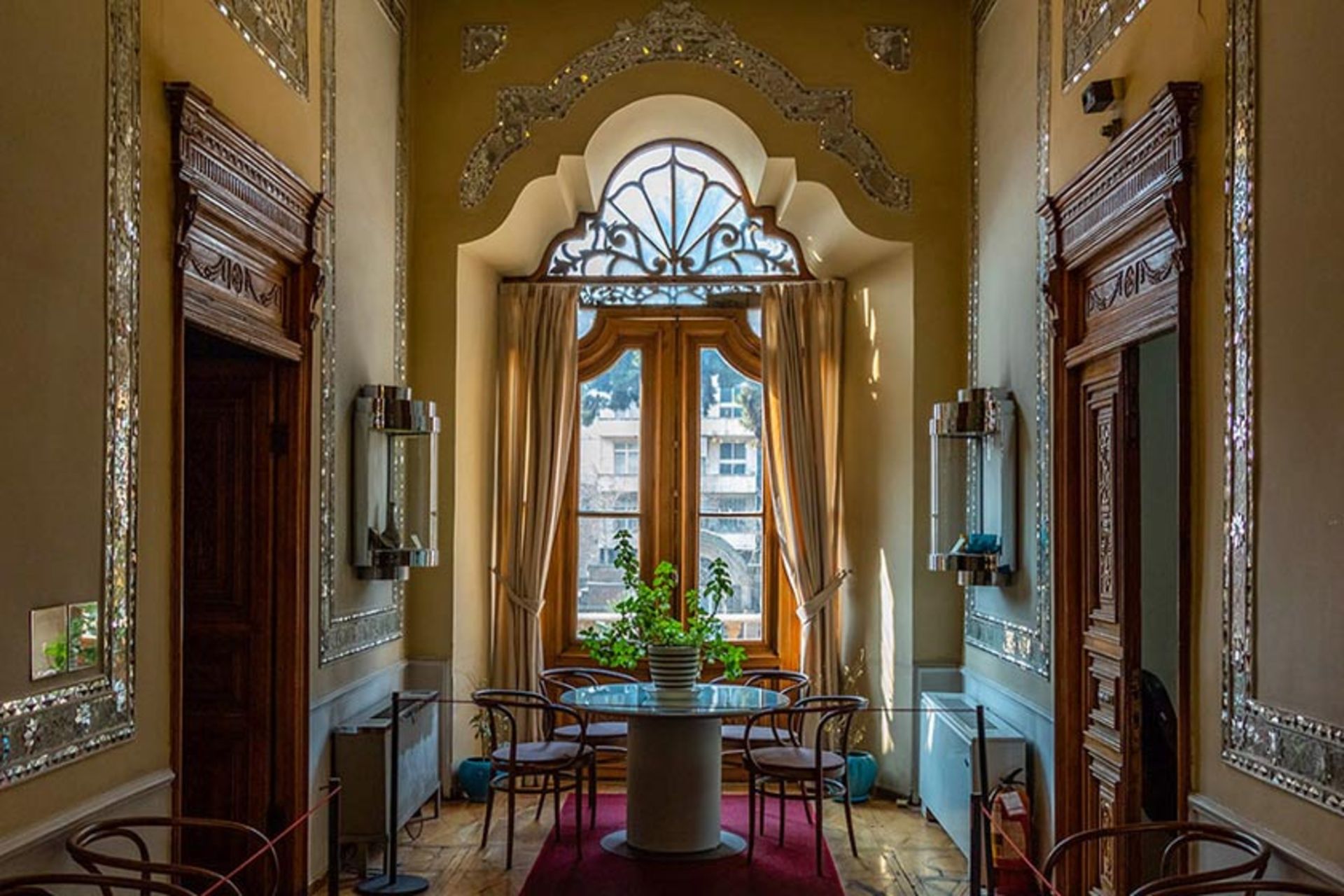 هدیه روز دانشجو؛ بازدید از موزهها رایگان شد 3 فضاهای گوناگون در موزه آبگینه و سفالینه