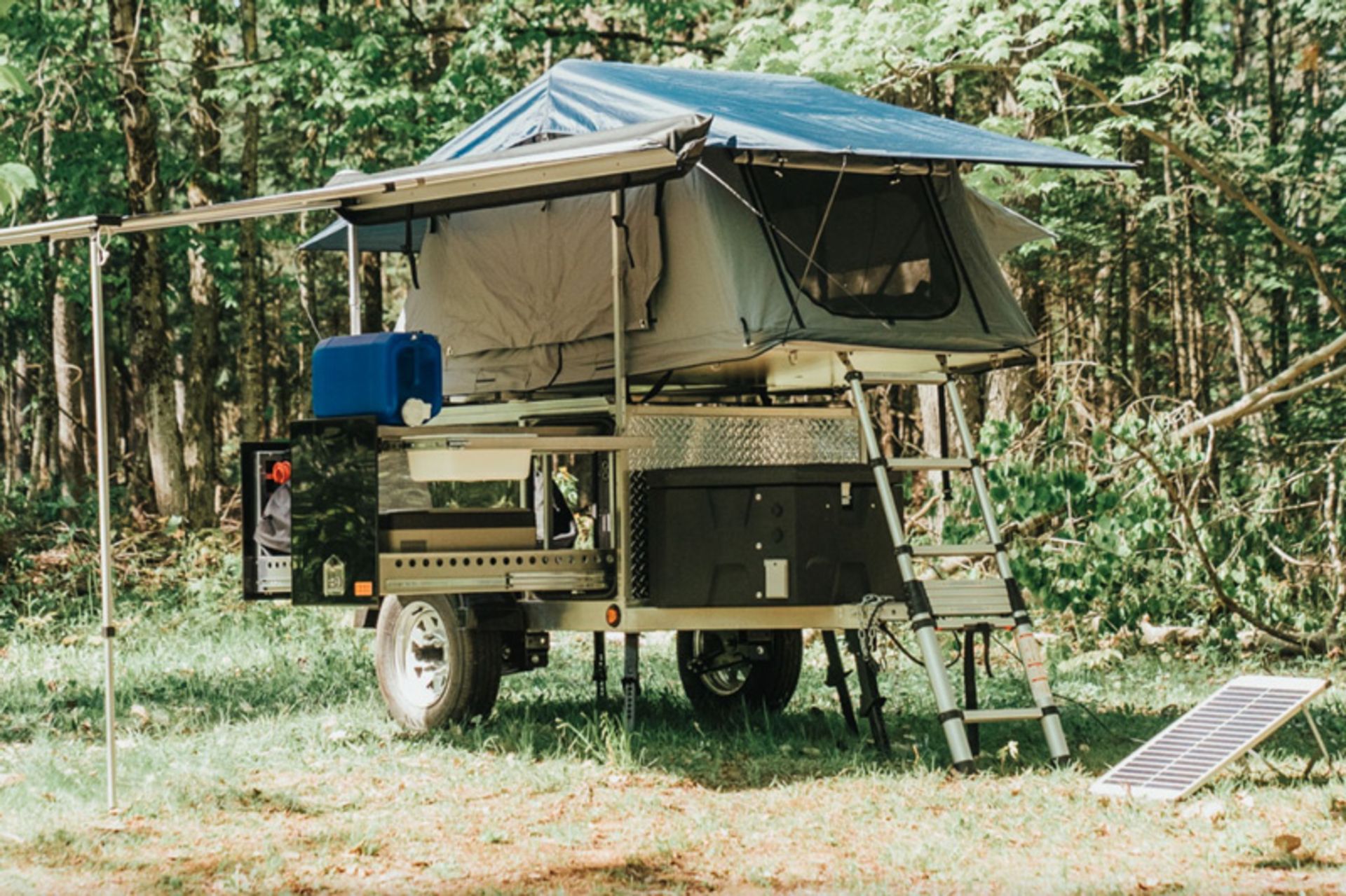 تریلر جنیمکس با سایه‌بان