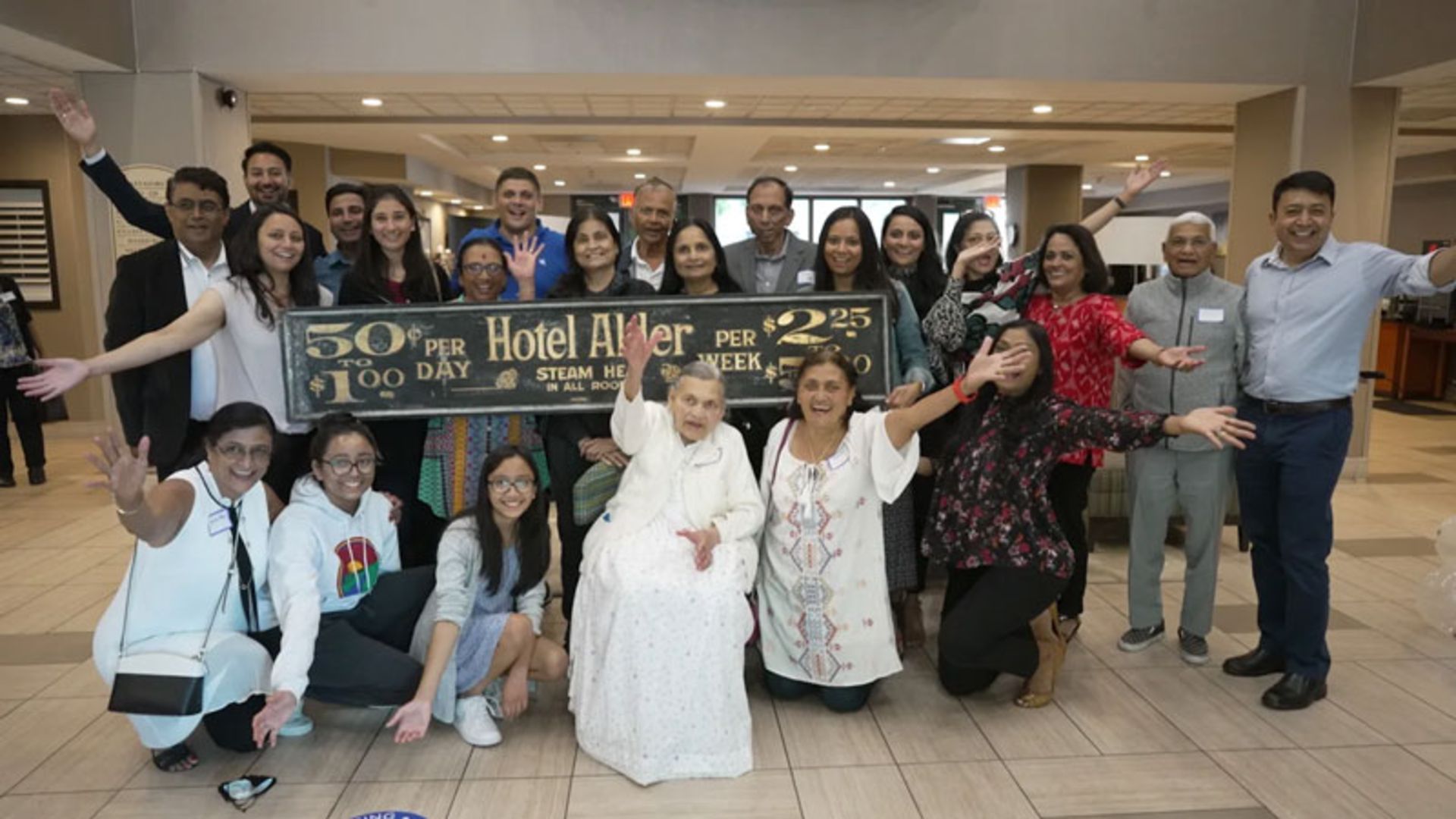 عکس عروسی سنتی هندی از خانواده پاتل ها