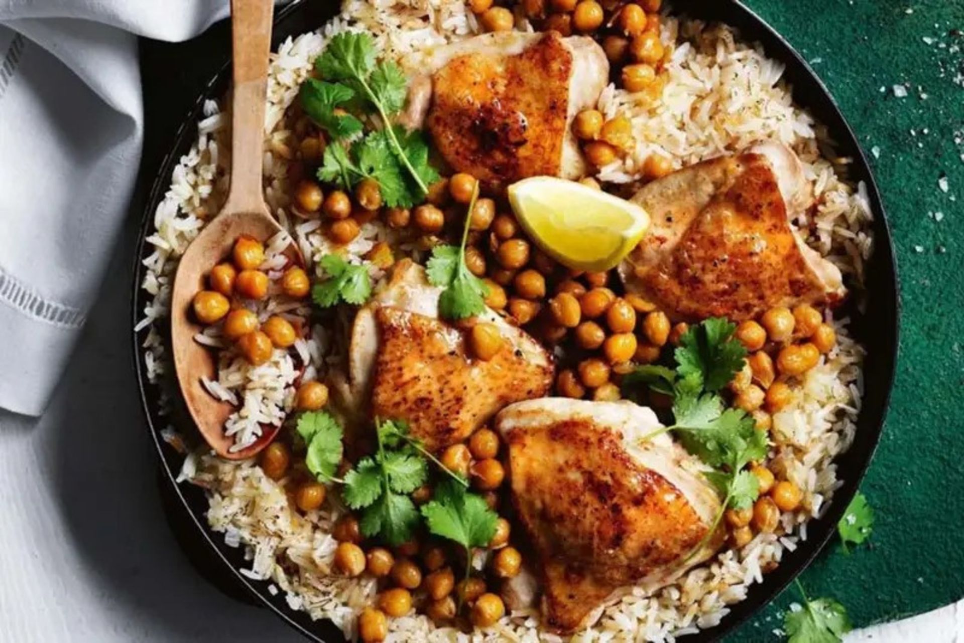 غذای محلی قشم همراه با تزیینات ویژه