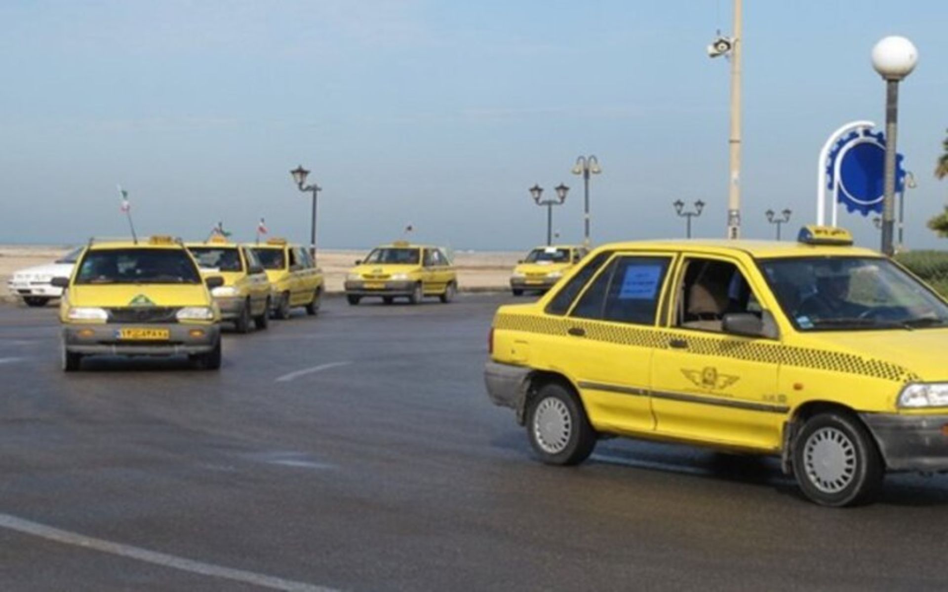 تاکسی های زرد رنگ در بوشهر