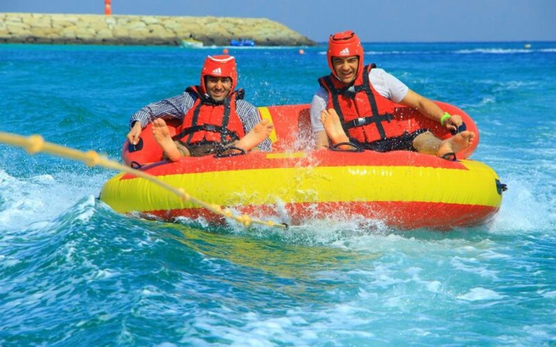 تفریحات دو نفره آبی در قشم 