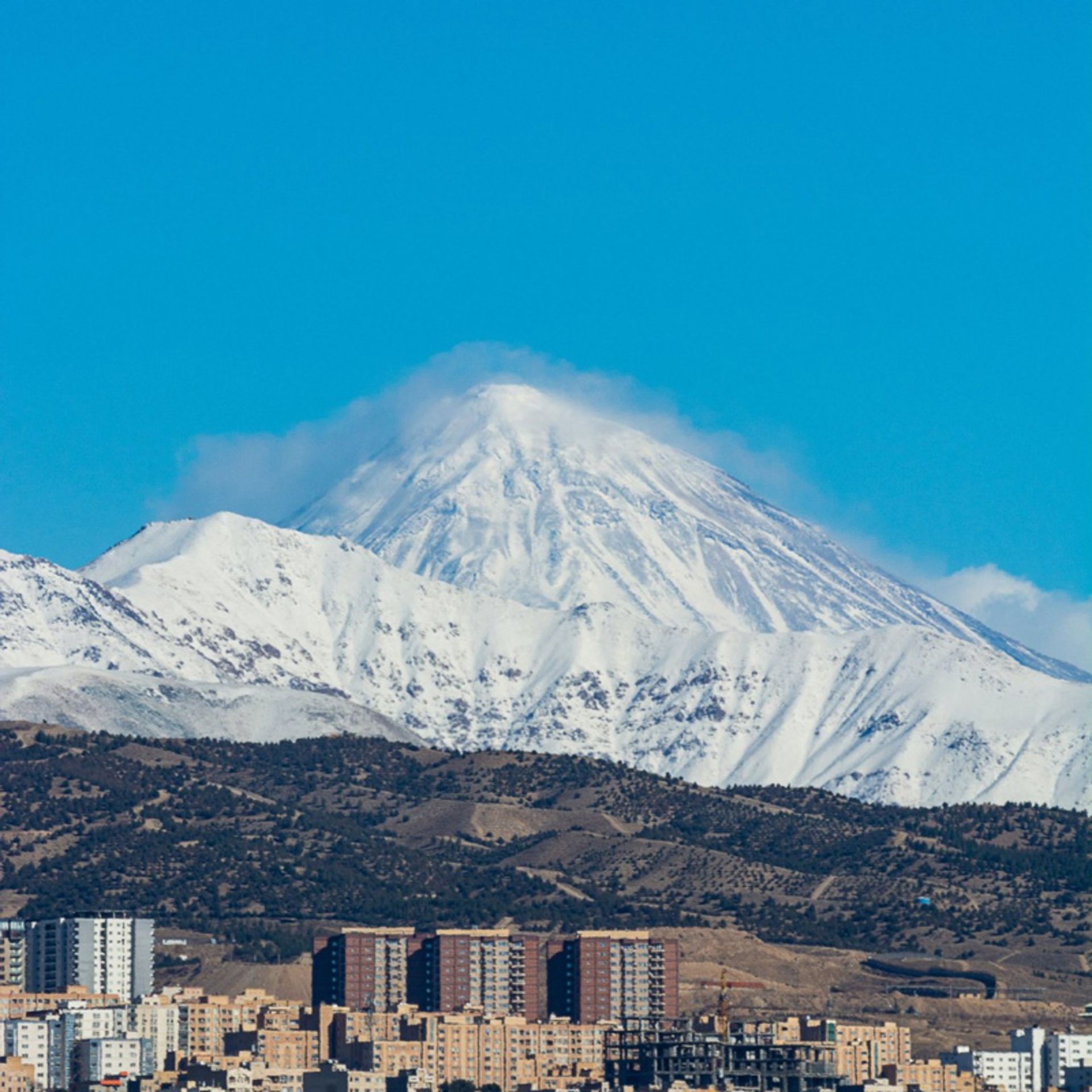 نفس تازه تهران؛ پایتخت در جمع ۱۰ شهر پاک جهان! (تصاویر) 5 قله دماوند
