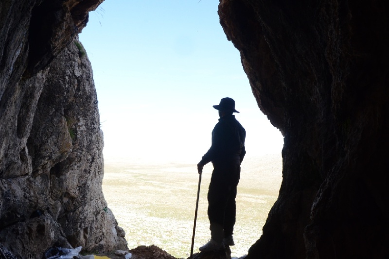حفاری غیرمجاز با مواد منفجره در غار پارینهسنگی کرمانشاه 3