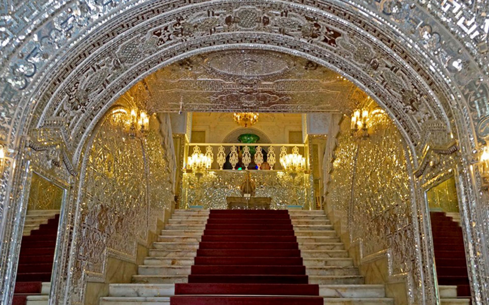 آینه کاری پلکان ورودی تالار سلام گلستان 