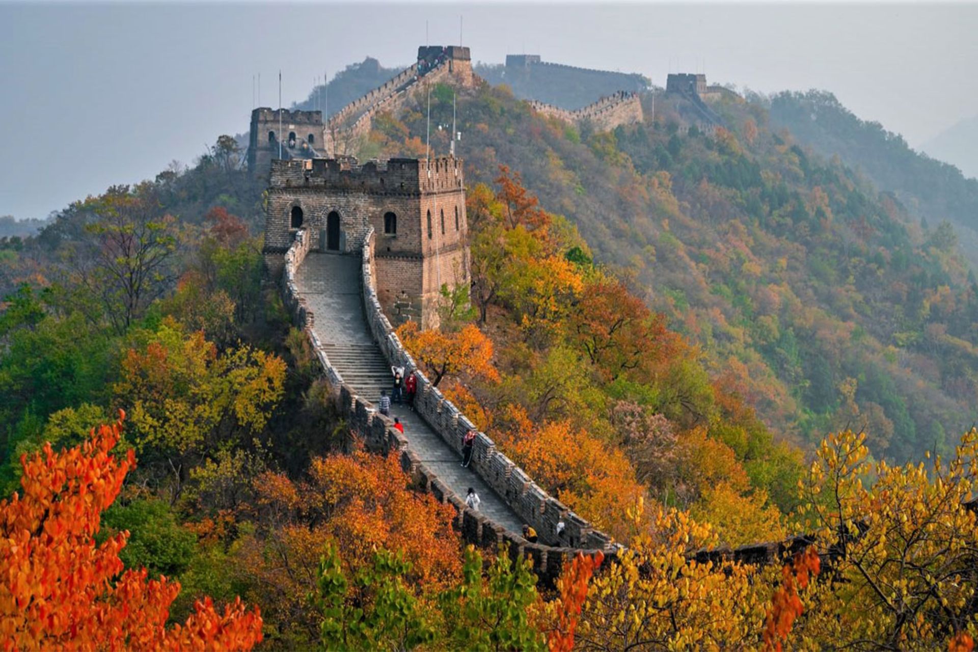 طبیعت دیوار چین در پاییز