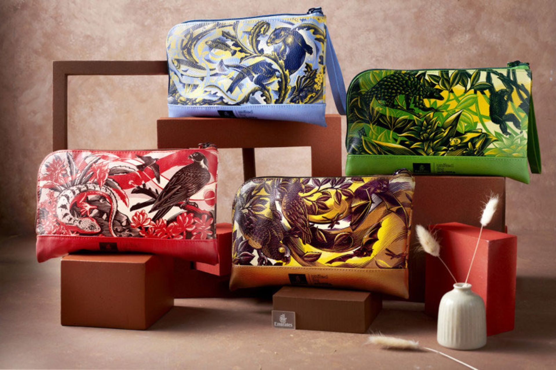 مجموعه‌ای از کیف‌های بهداشتی کلکسیونی کلاس پریمیوم اکونومی