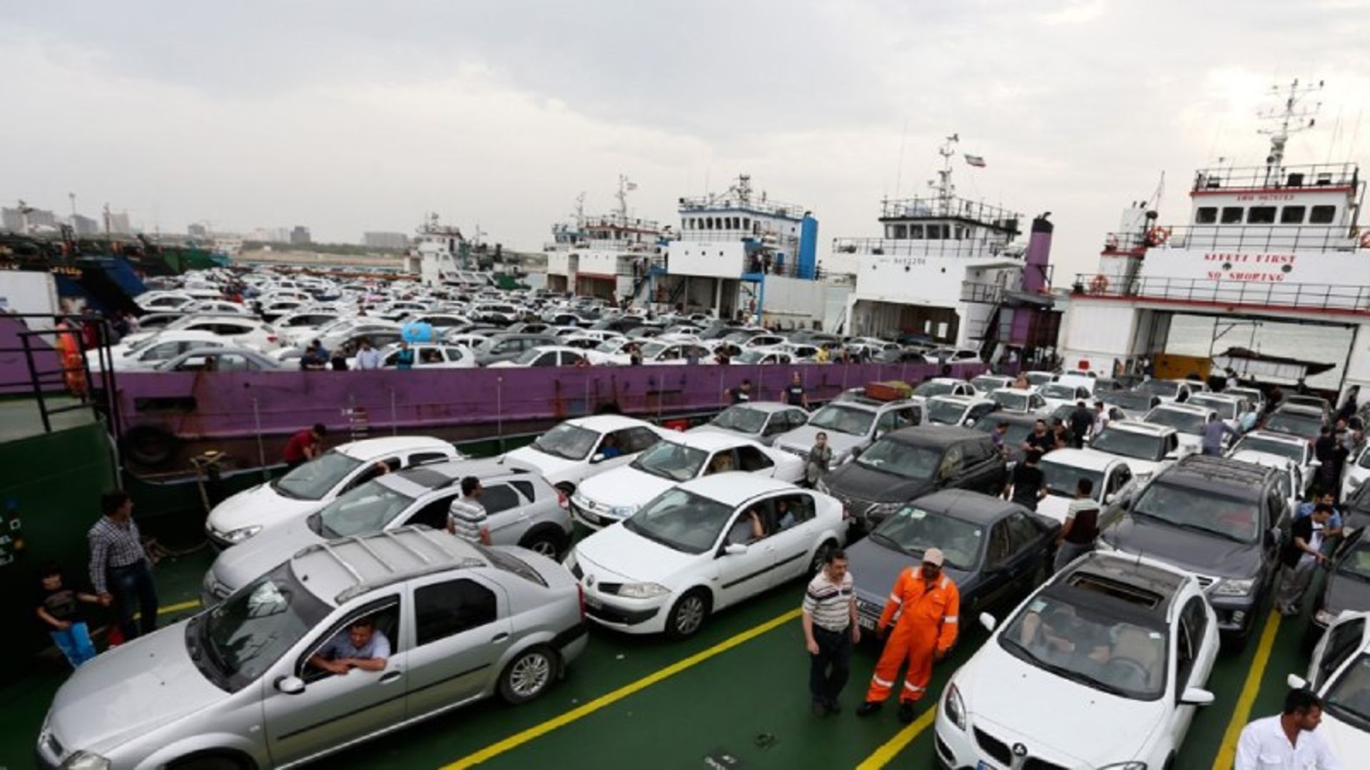 حمل خودروها با شناور در دریا