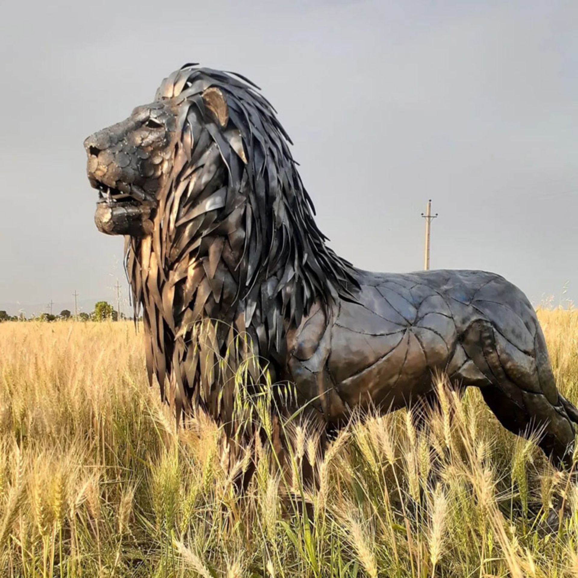 مجسمه فلزی شیر