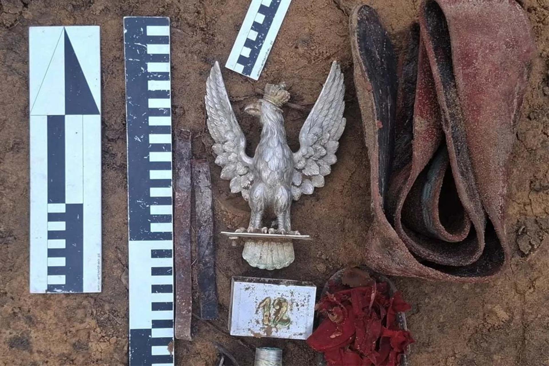 تاریخ در زیر خاک لهستان؛ کشف نمادی ۸۶ ساله از جنگ جهانی دوم