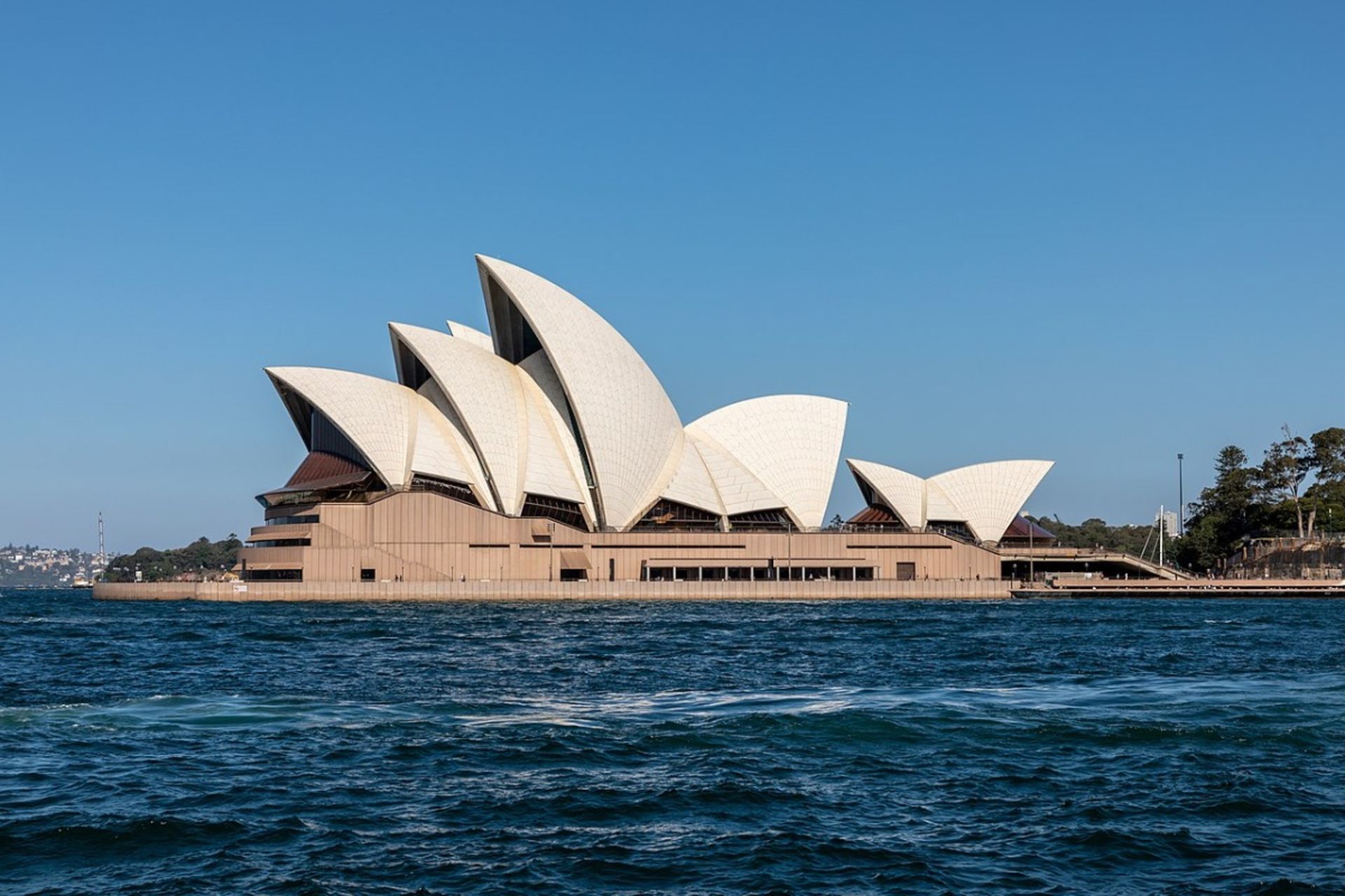 نمای بیرونی تالار اپرای سیدنی