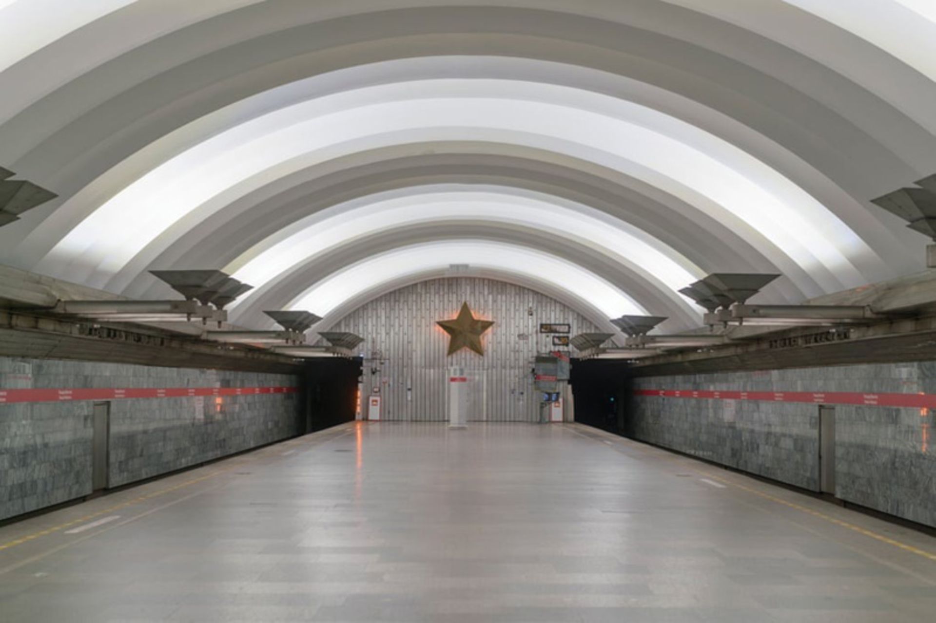 سقف مدور متروی شوروی سابق