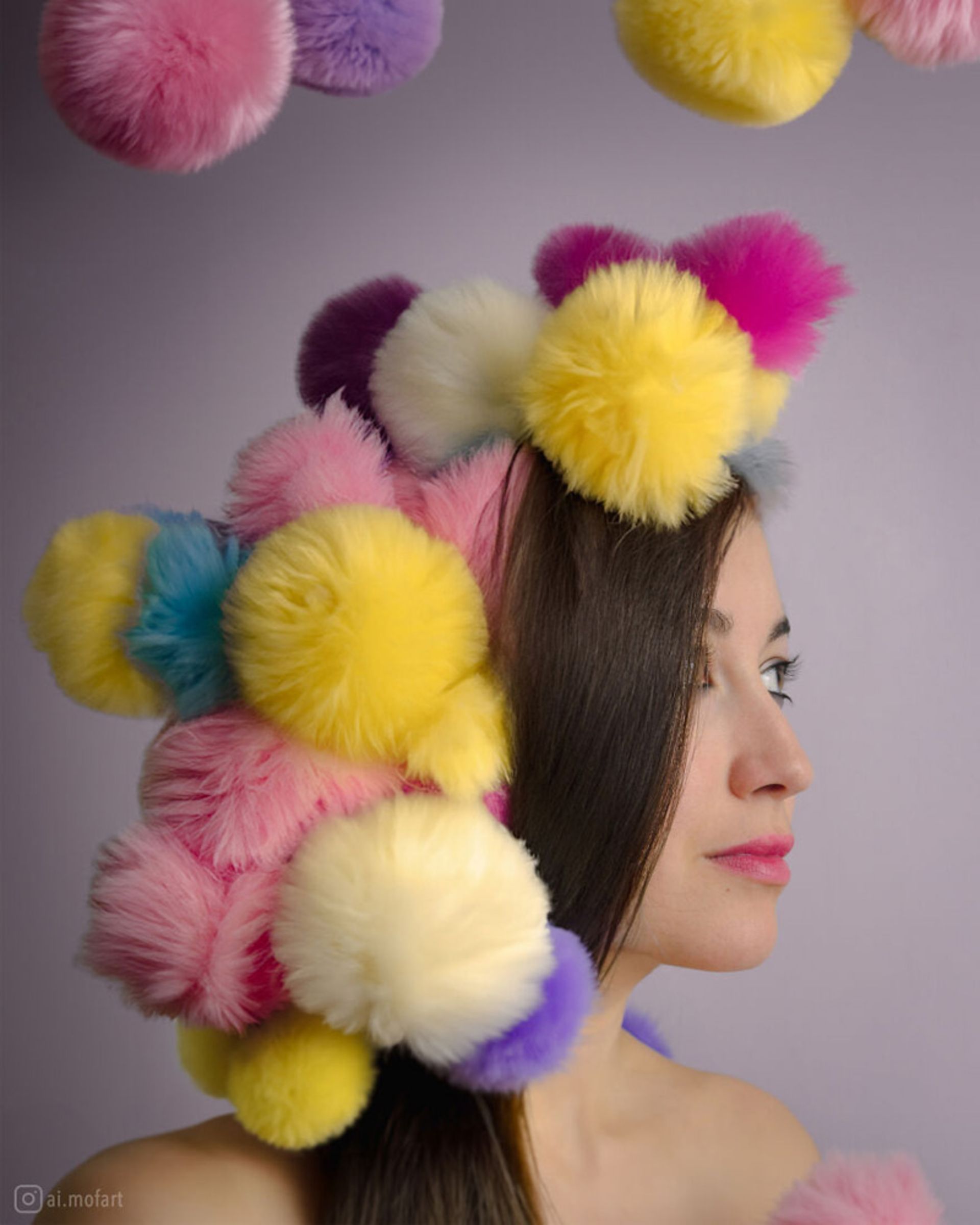 پرتره زنی با پوشش پوم پوم رنگی