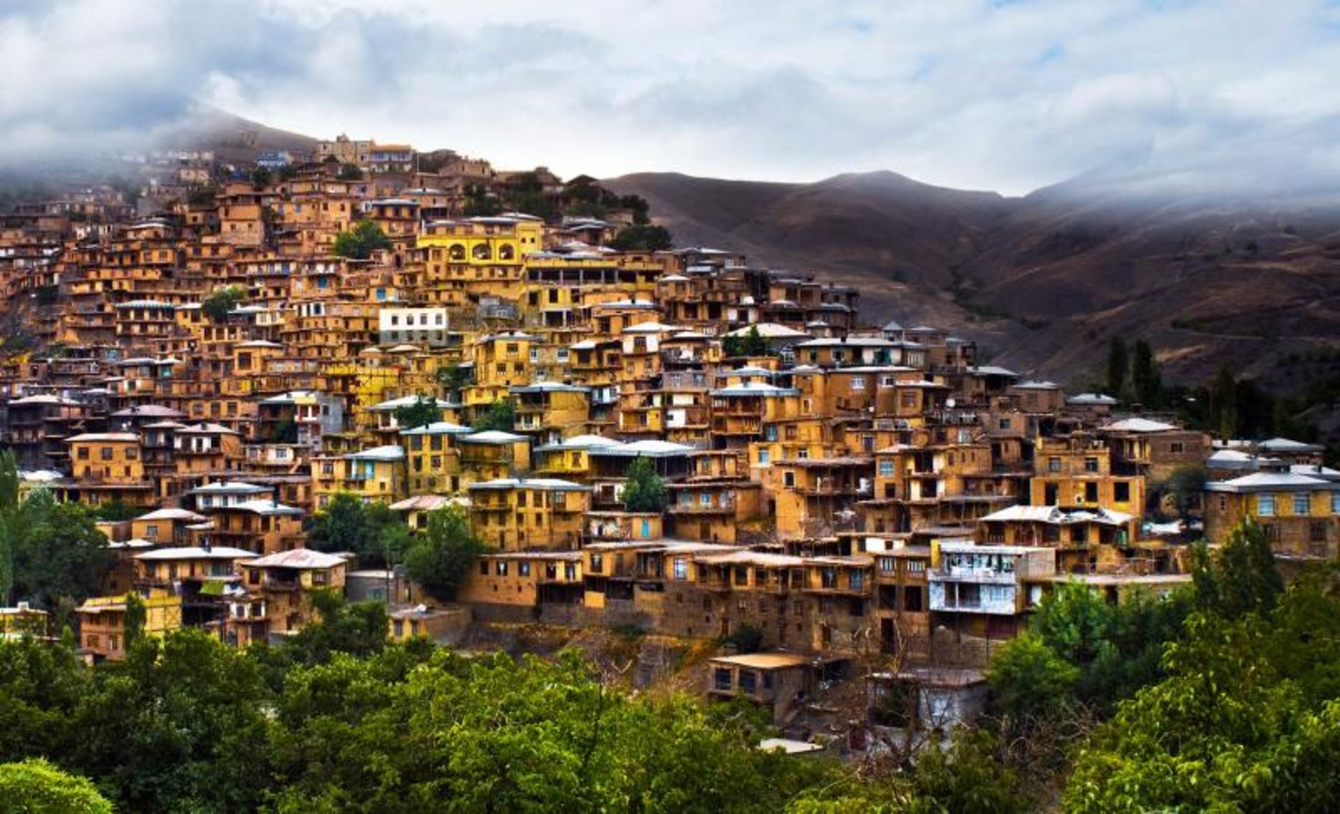 خانه های پلکانی روستای کنگ