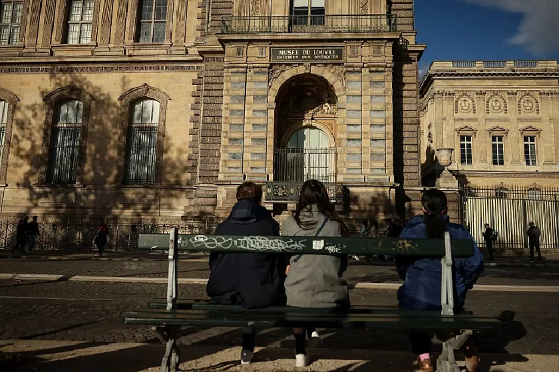 پنجره موزه لوور