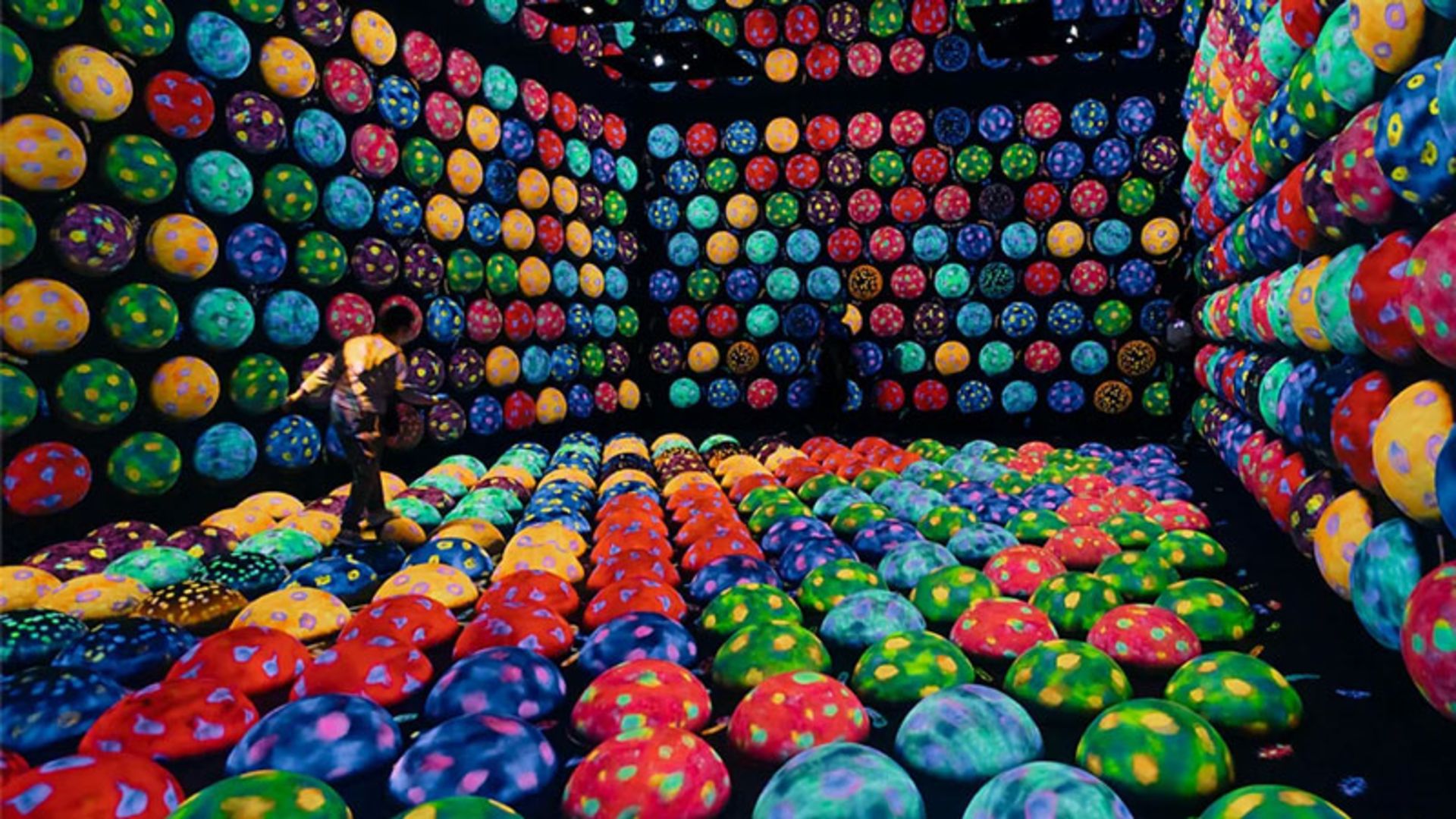 فضای داخلی موزه‌ دیجیتالی توکیو