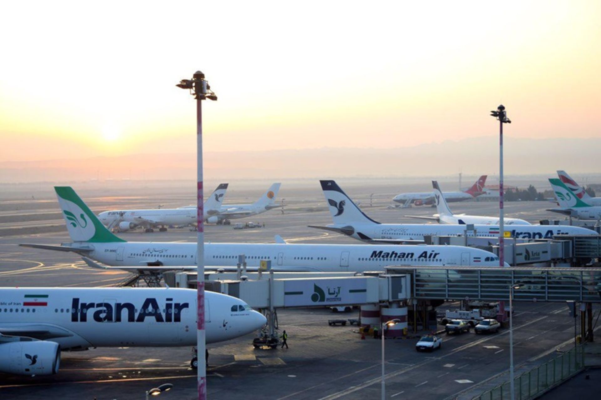 هواپیماها در فرودگاه امام