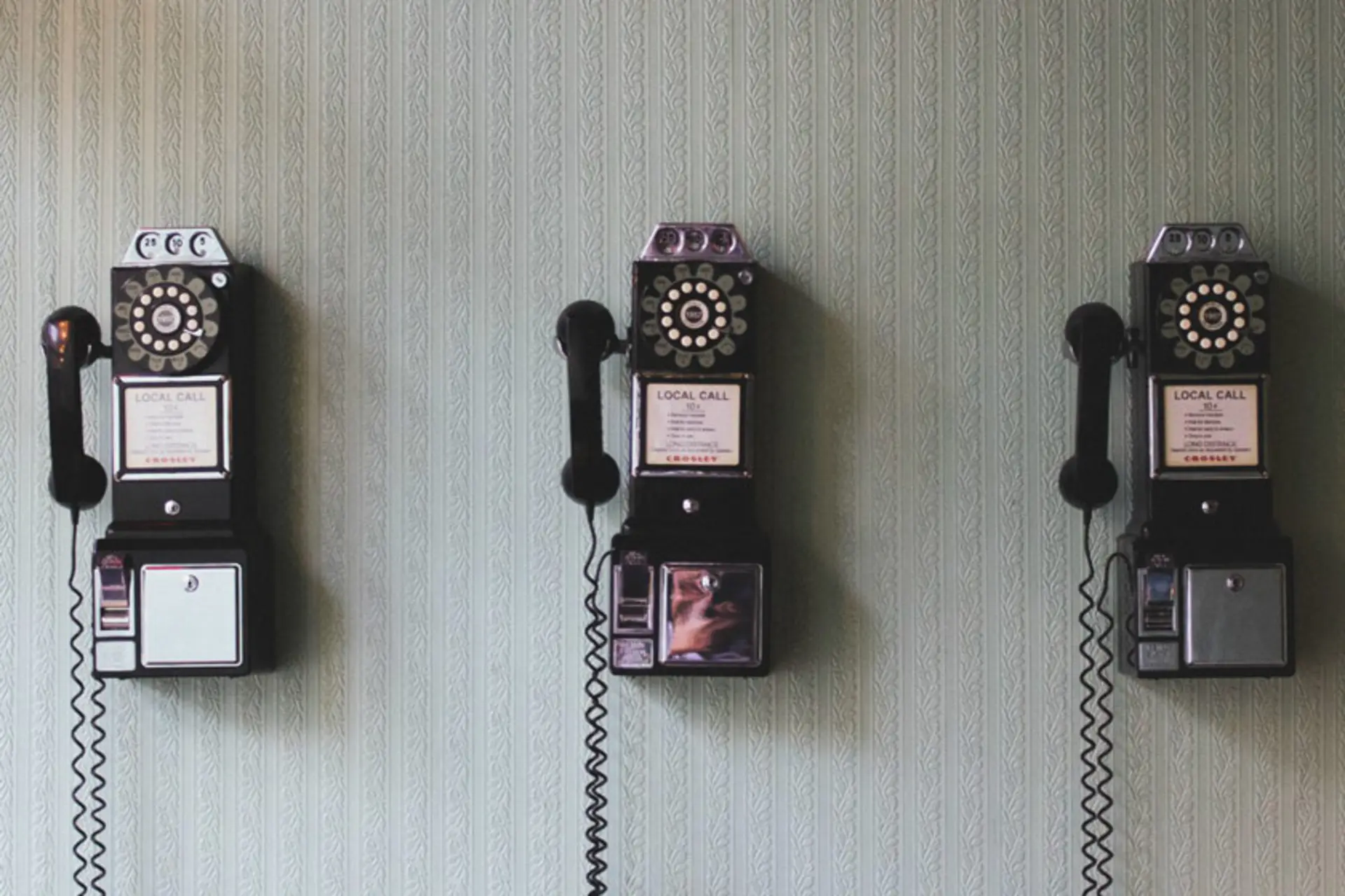 شماره‌های اضطراری برای سفر؛ از امداد خودرو و اطلاعات پرواز تا نیروهای امدادی